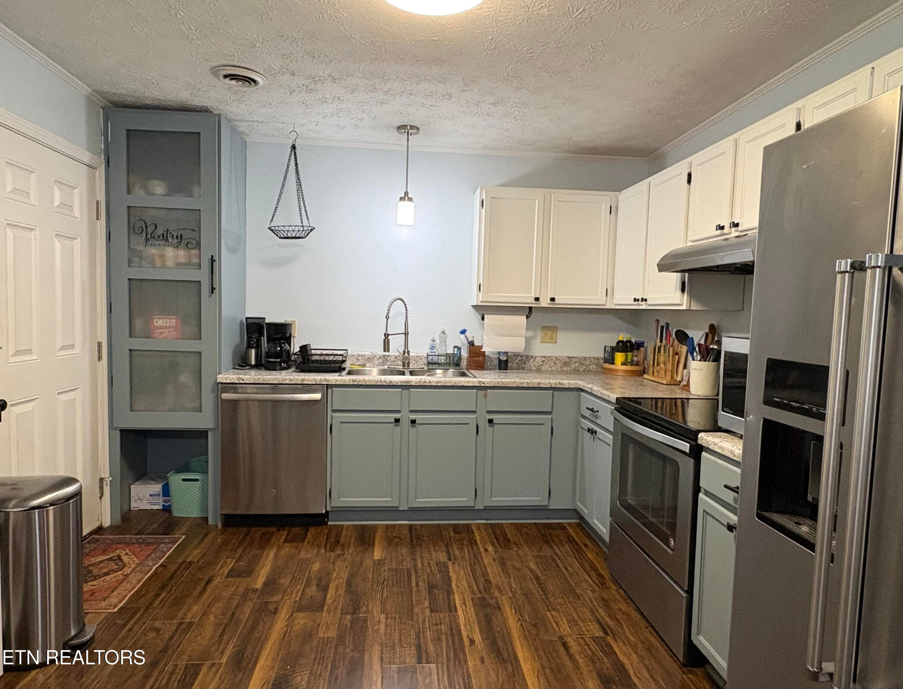 Kitchen - 2519 SE Seaton Ave, Knoxville, TN 37920, Knoxville