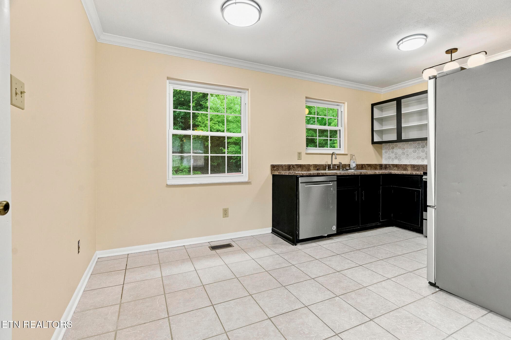 dsc01361 - 4400 Wells Rd, Knoxville, TN 37920