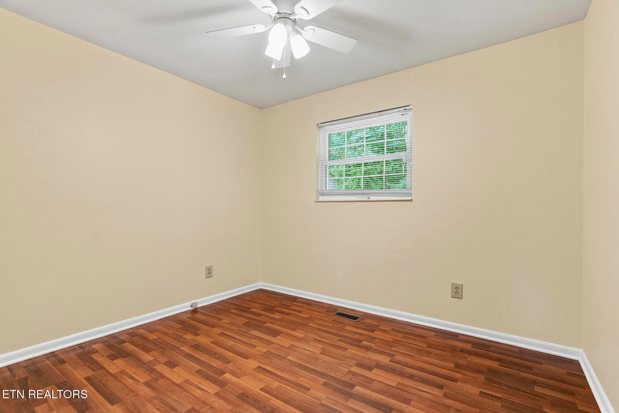dsc01381 - 4400 Wells Rd, Knoxville, TN 37920