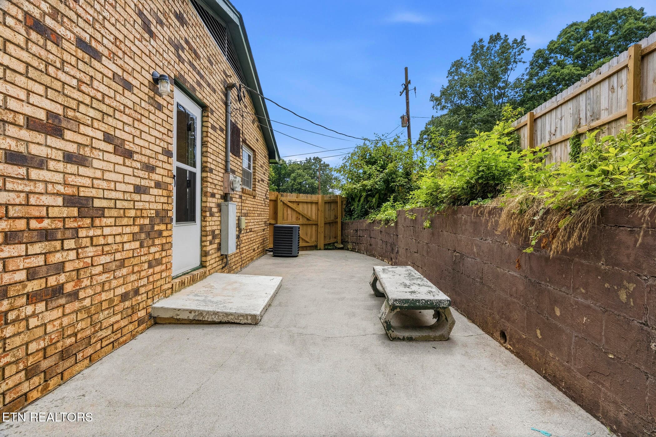 dsc01416 - 4400 Wells Rd, Knoxville, TN 37920