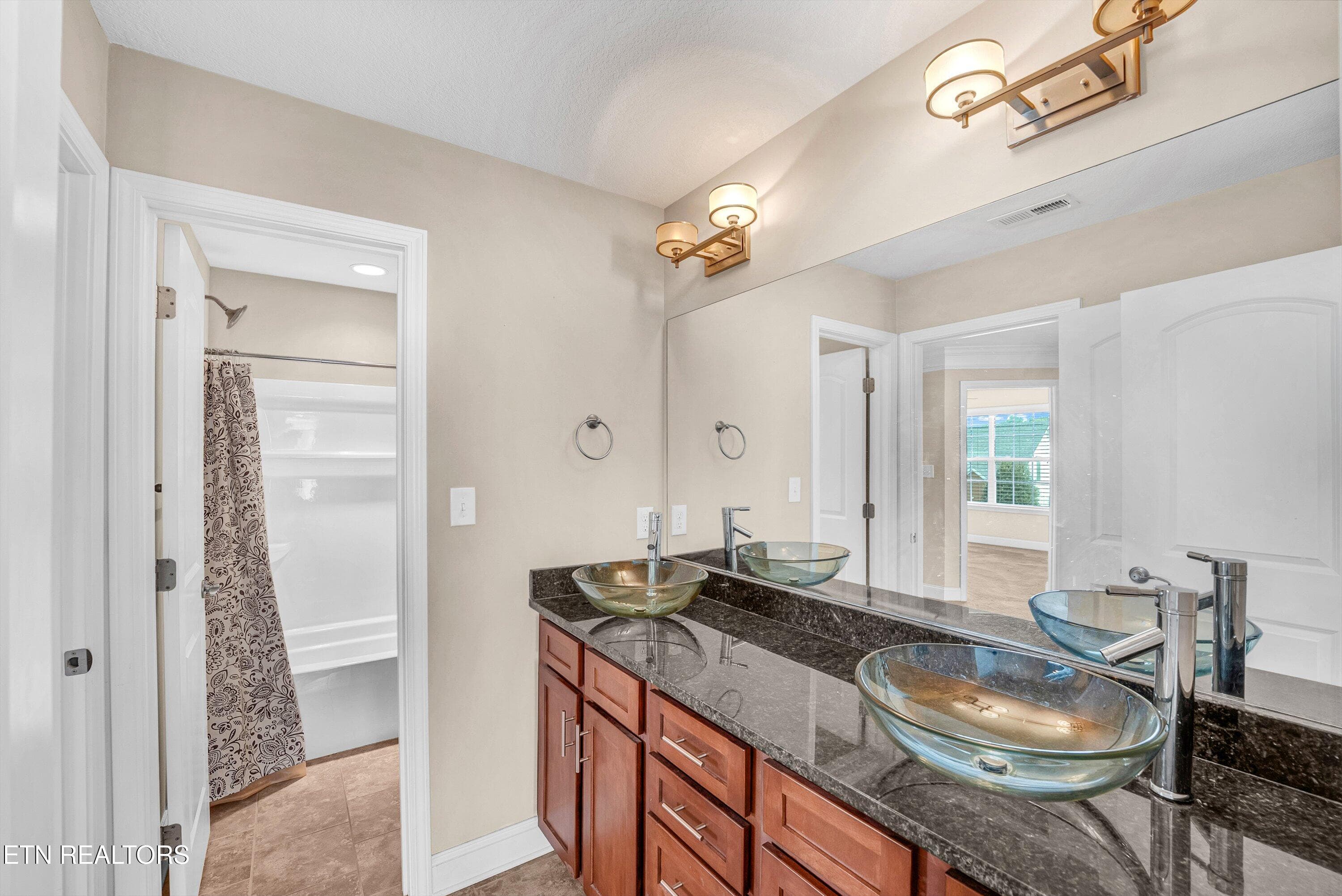 44-2nd Bath A1 - 2636 Nicholas View Lane, Knoxville, TN 37931, Knoxville