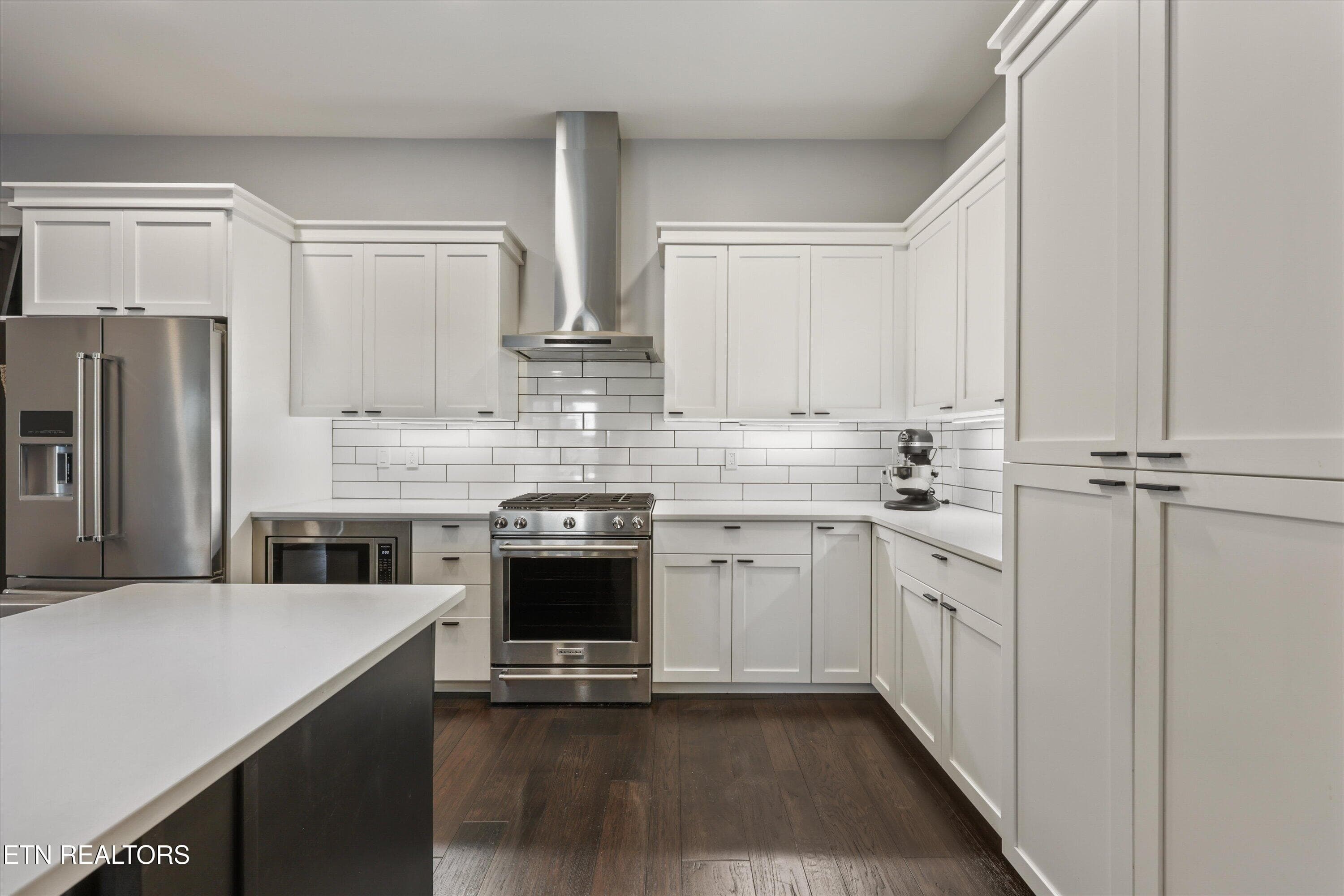 Gas Range and Drawer Microwave - 333 W Depot Ave 602, Knoxville, TN 37917, Knoxville