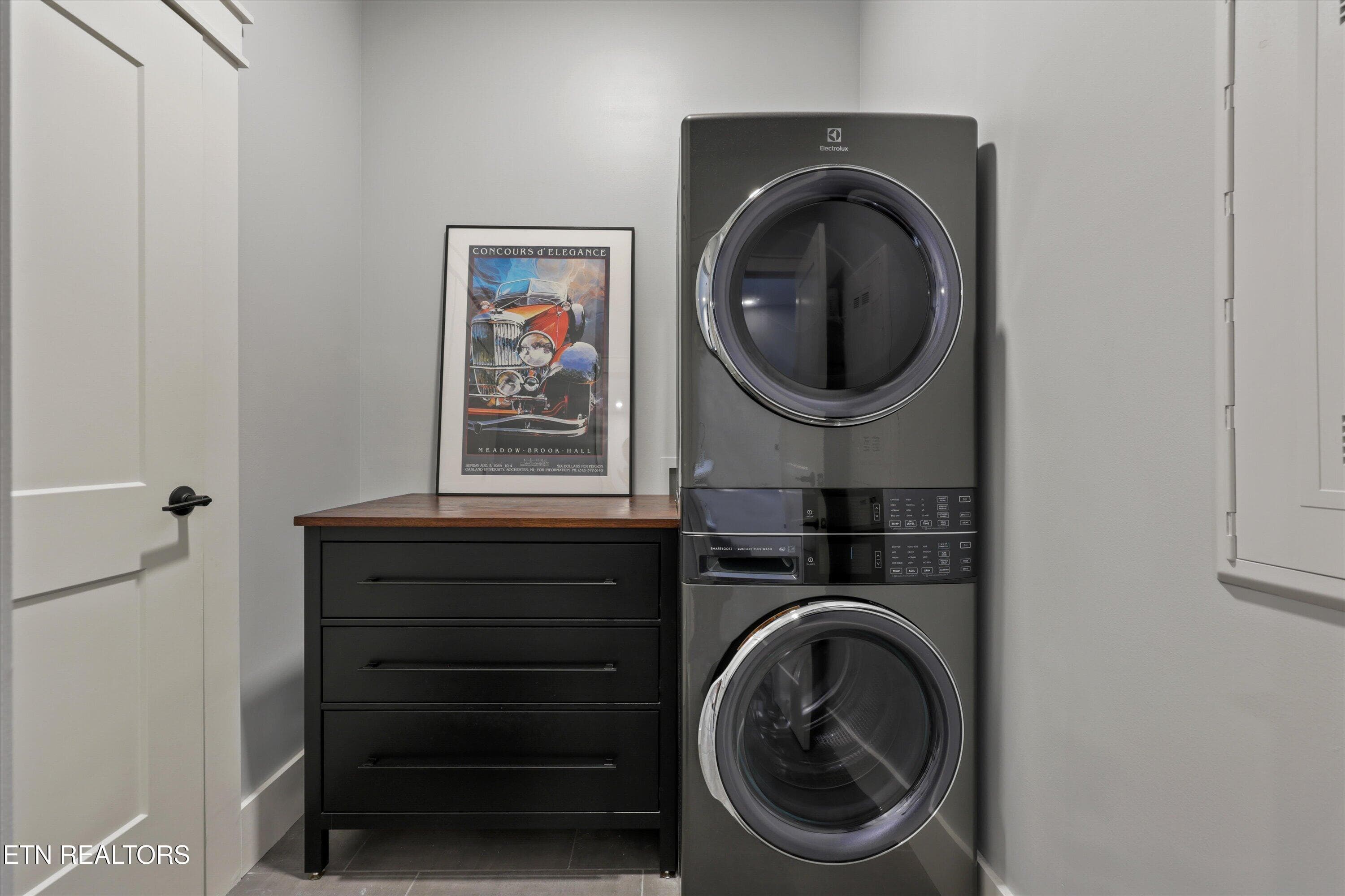 Laundry with Utility Closest - 333 W Depot Ave 602, Knoxville, TN 37917, Knoxville
