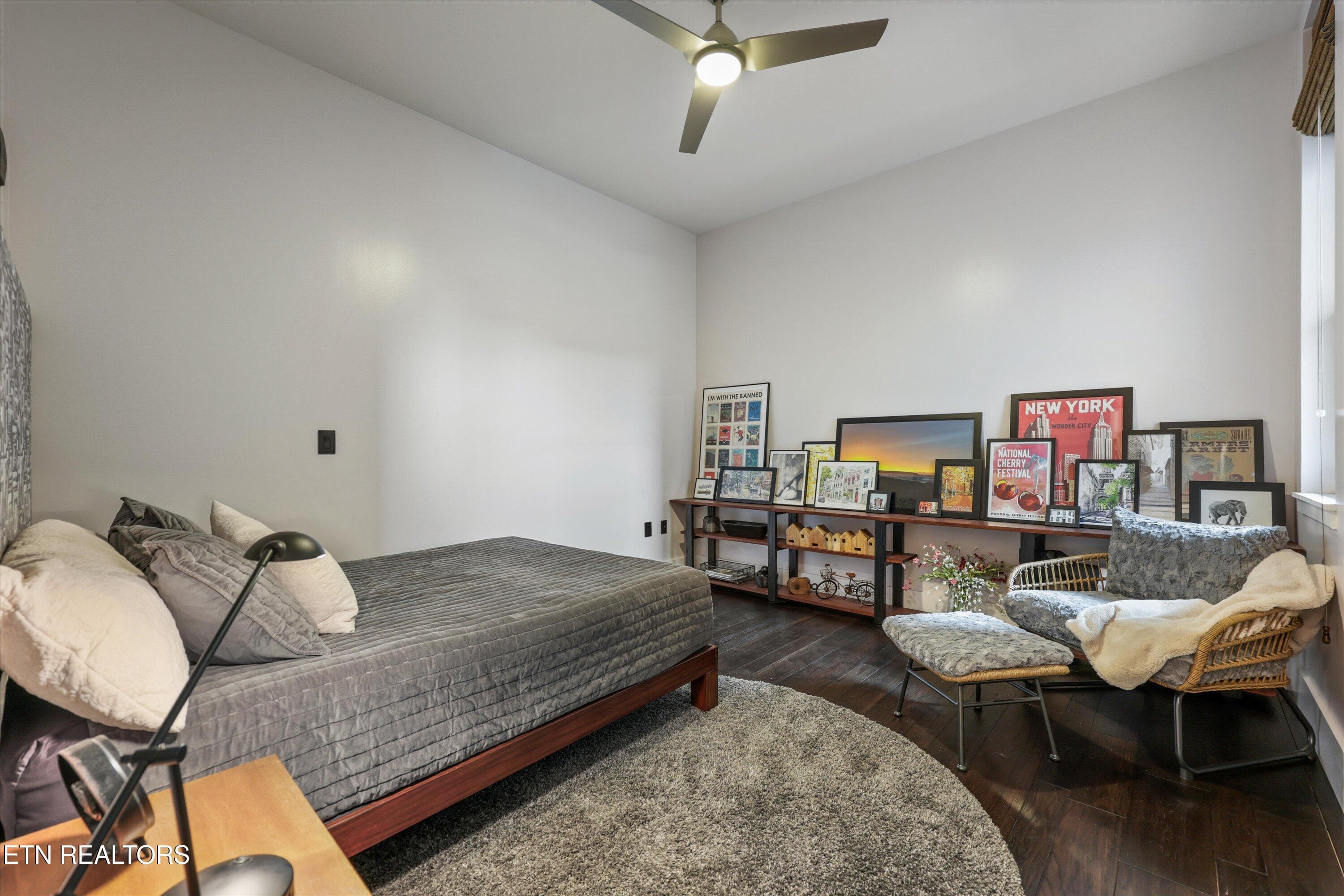 Guest Bedroom - 333 W Depot Ave 602, Knoxville, TN 37917, Knoxville