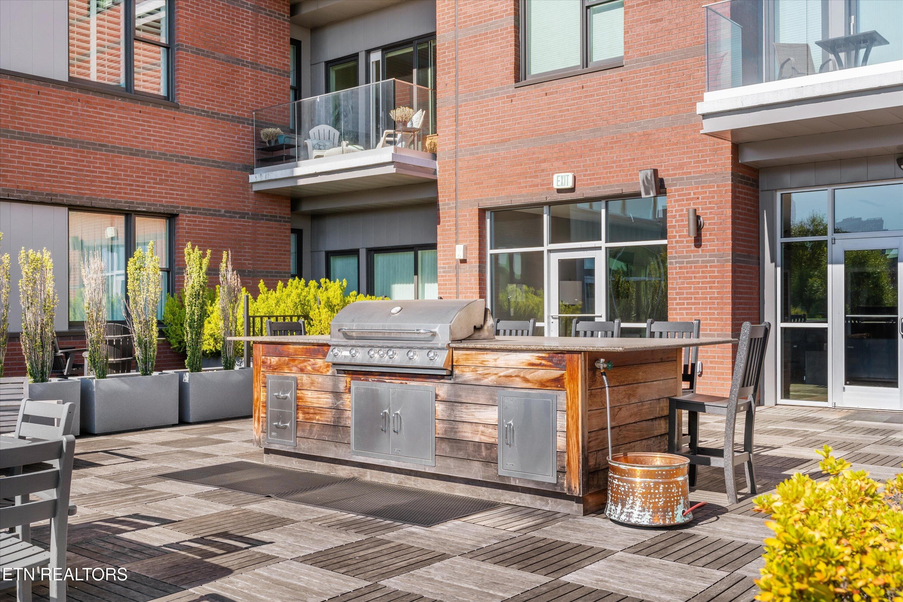 Outdoor Grill - 333 W Depot Ave 602, Knoxville, TN 37917, Knoxville