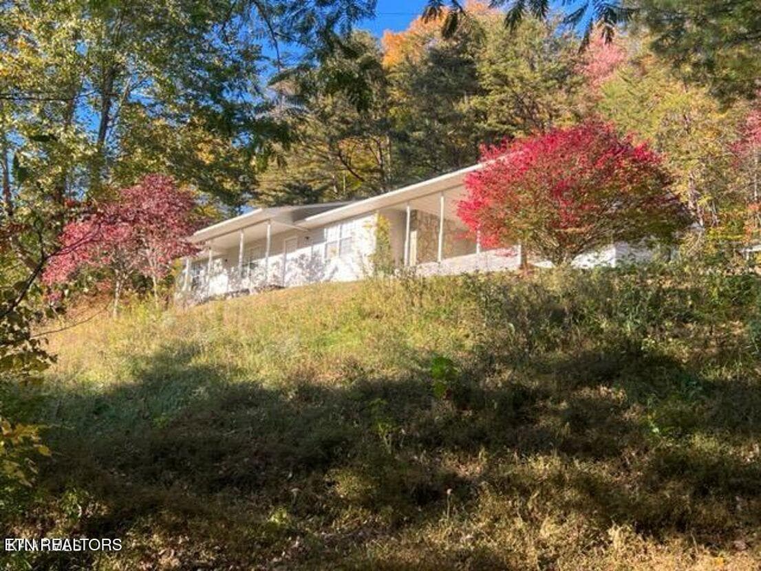 370 Vannoy Rd, Tazewell, TN 37879