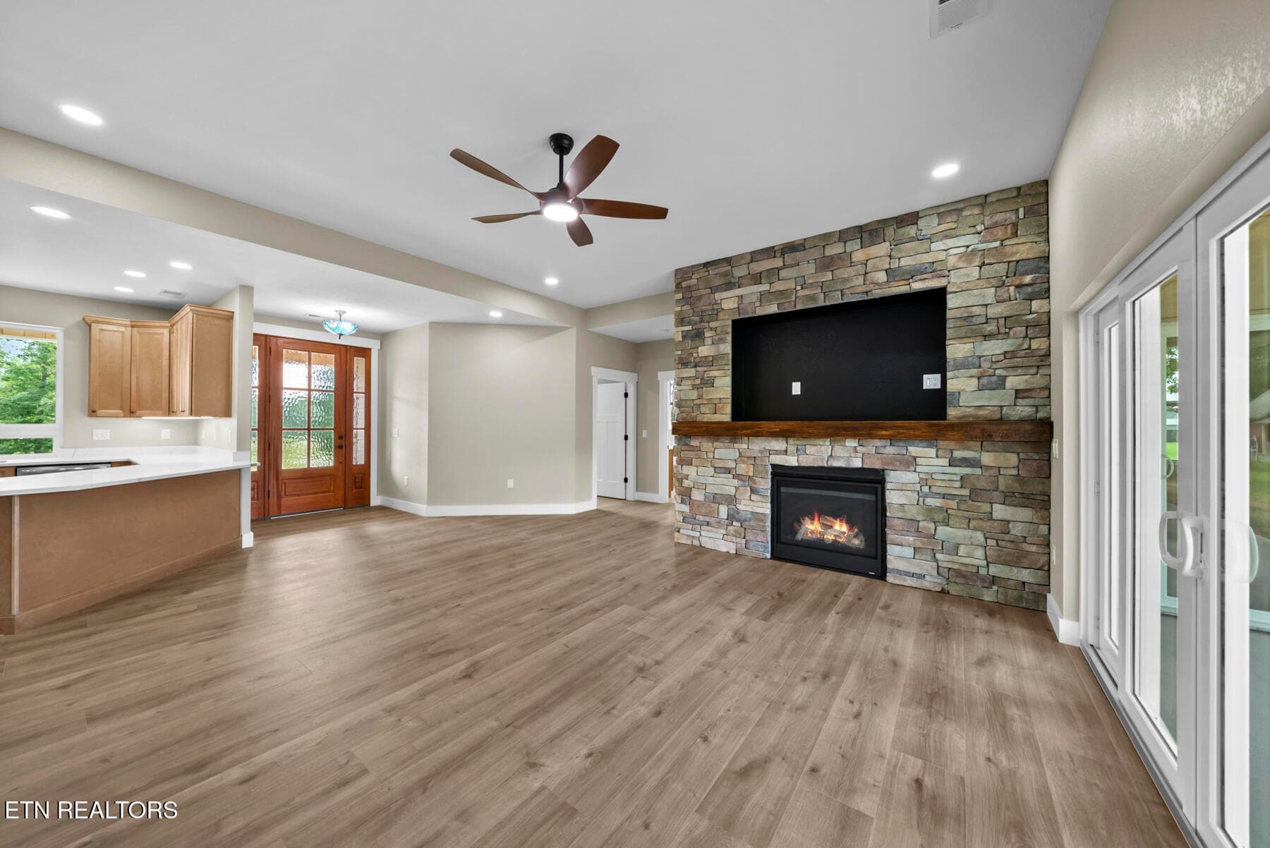 DSC07818 - 427 Bluff View Lp, Crossville, TN 38571