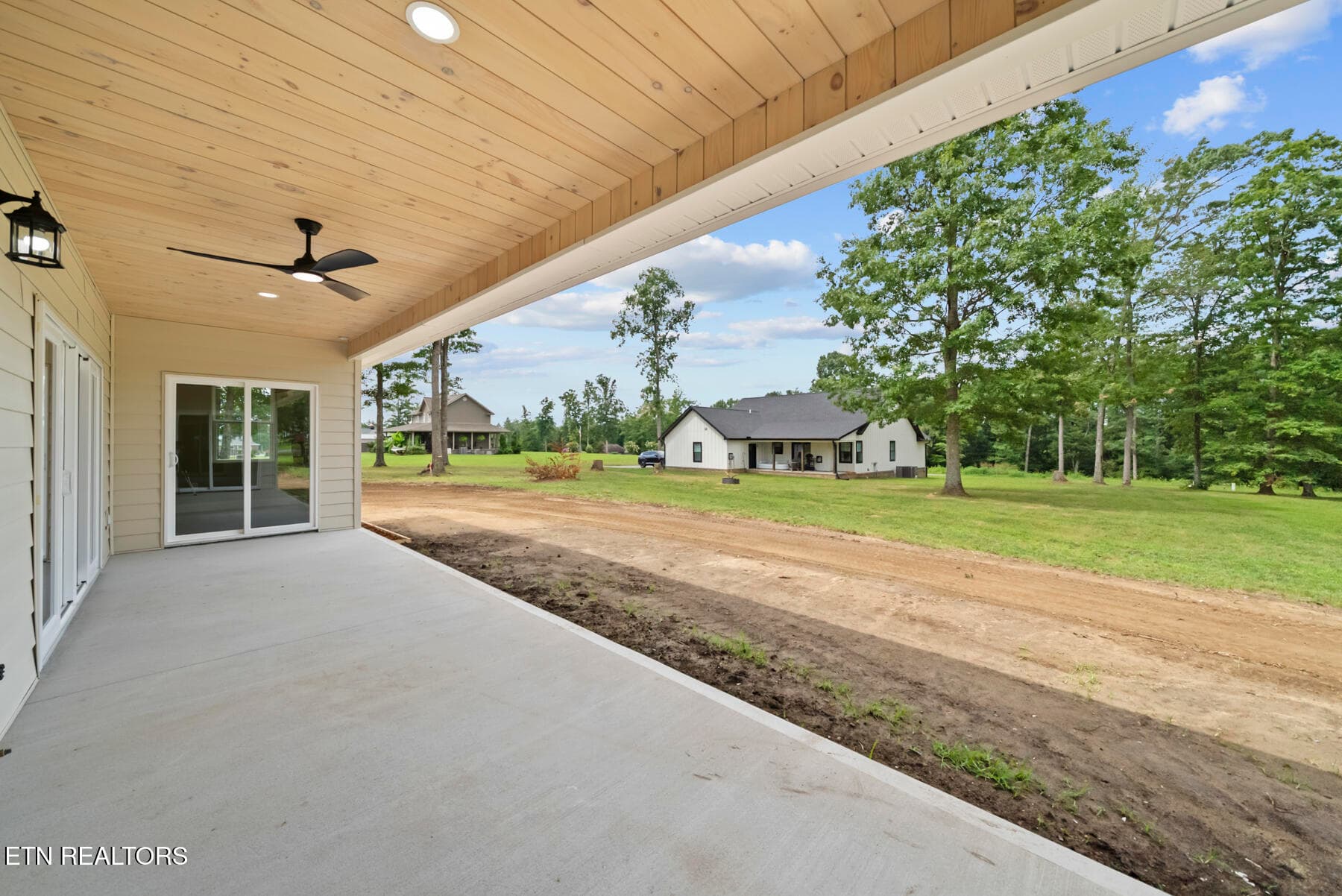 DSC07943 - 427 Bluff View Lp, Crossville, TN 38571