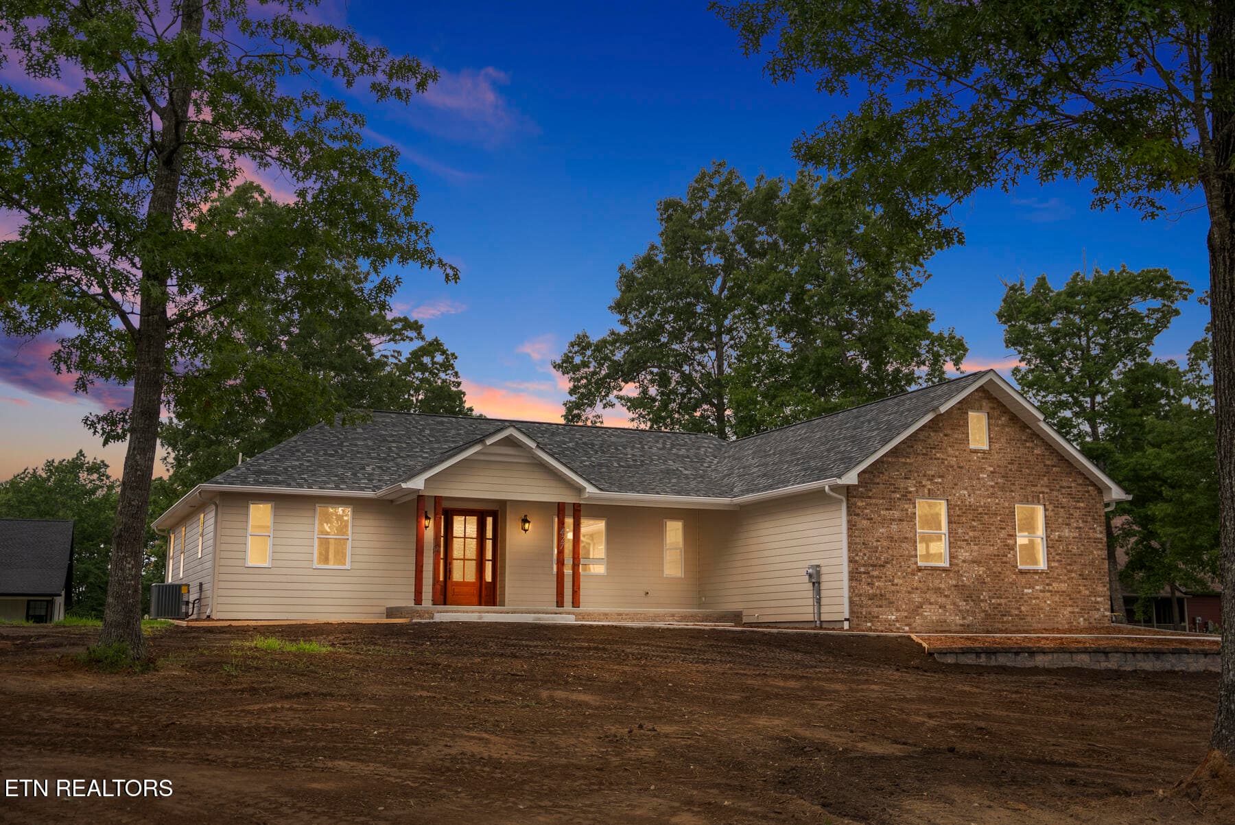 DSC08048_1 - 427 Bluff View Lp, Crossville, TN 38571
