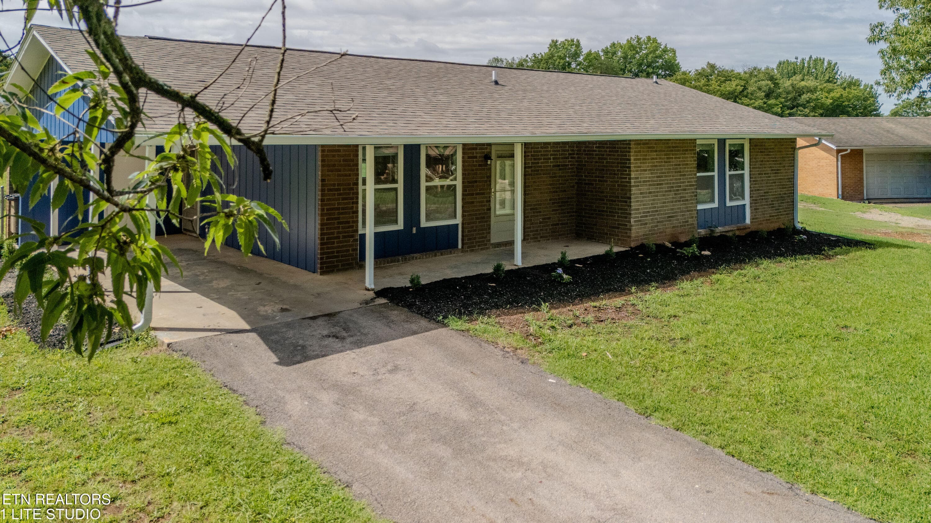 Front View - 1658 Laurans Ave, Knoxville, TN 37915, Knoxville