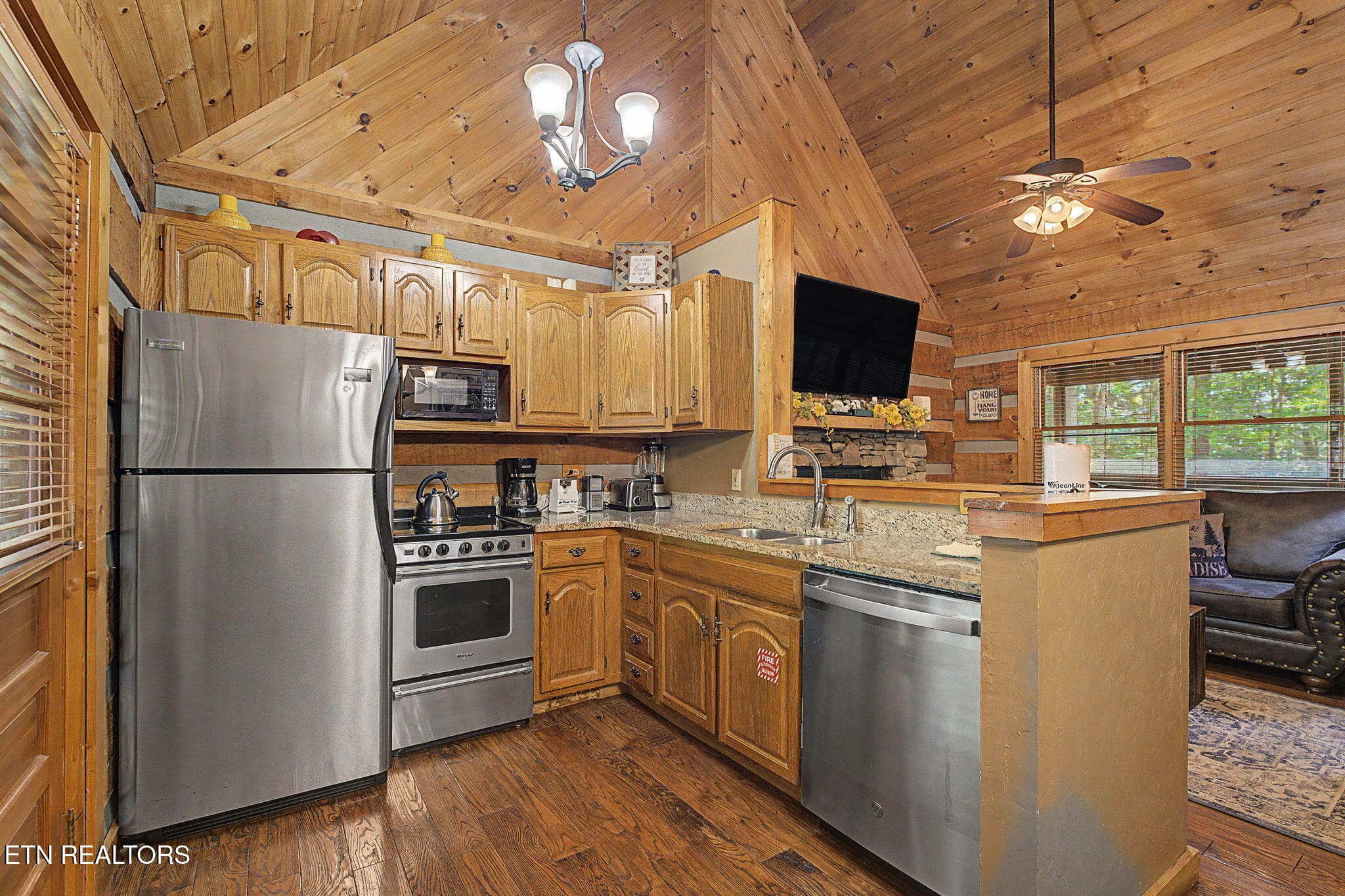 4-web-or-mls-2323-hidden-mountain-rd - 2323 Hidden Mountain Rd, Sevierville, TN 37876
