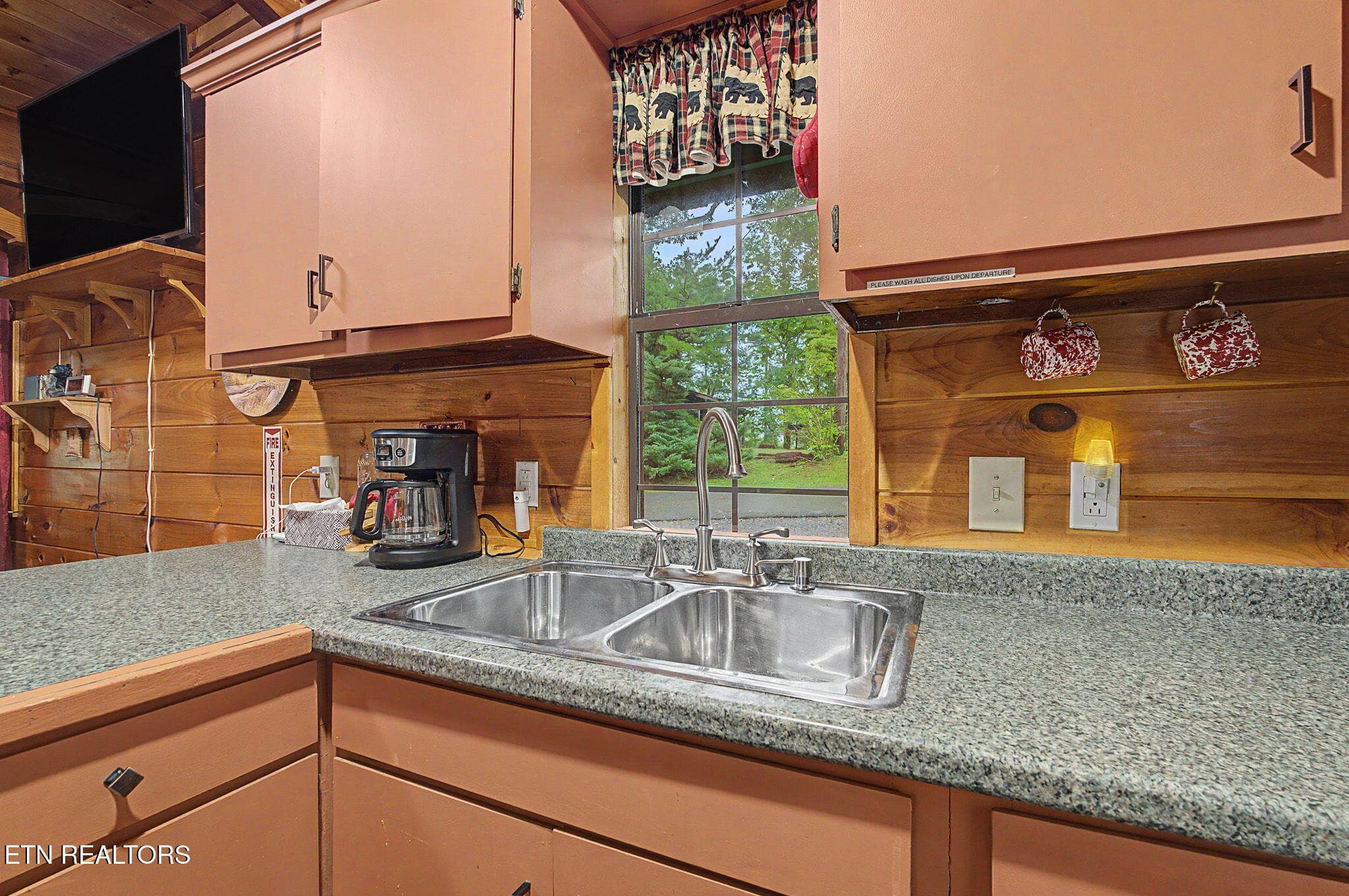 4-web-or-mls-1128-ridgefield-dr - 1128 Ridgefield Drive, Sevierville, TN 37876, Sevierville