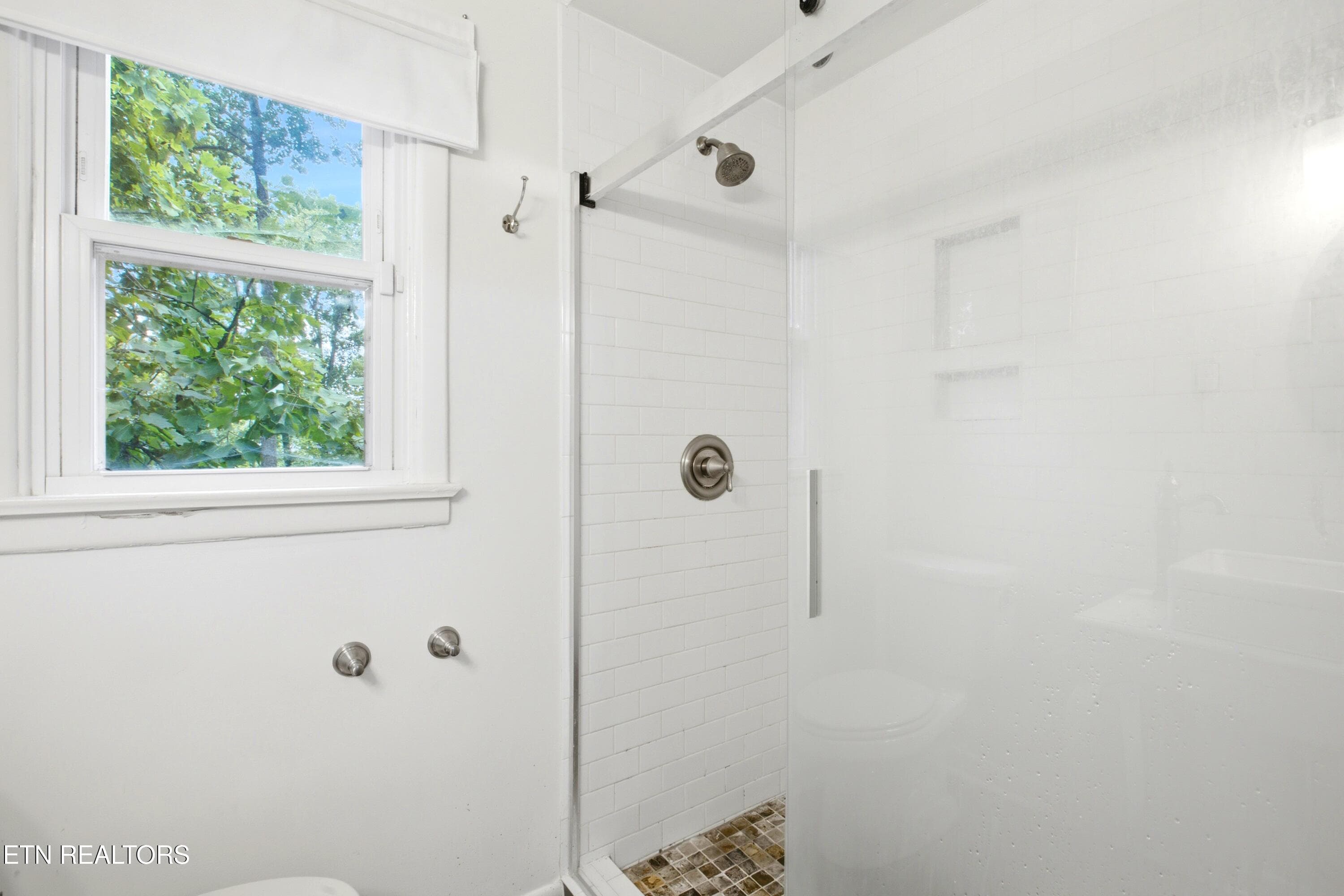 16_cf4a6109 - 615 Hemlock Rd, Knoxville, TN 37919