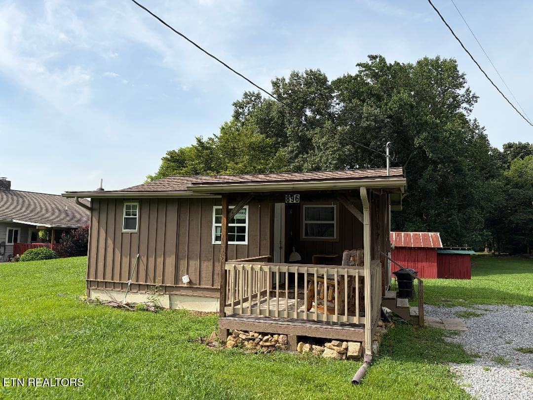 896 English Mountain Rd, Cosby, TN 37722