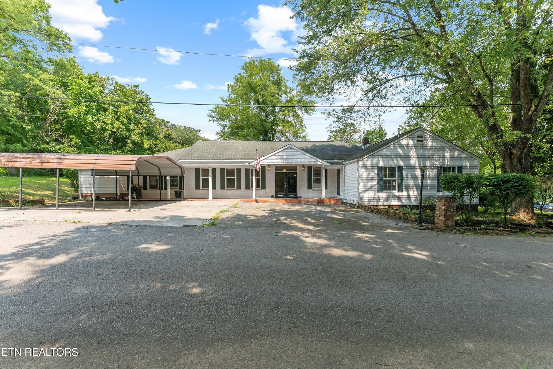702 Meadowview Drive, Harriman, TN 37748