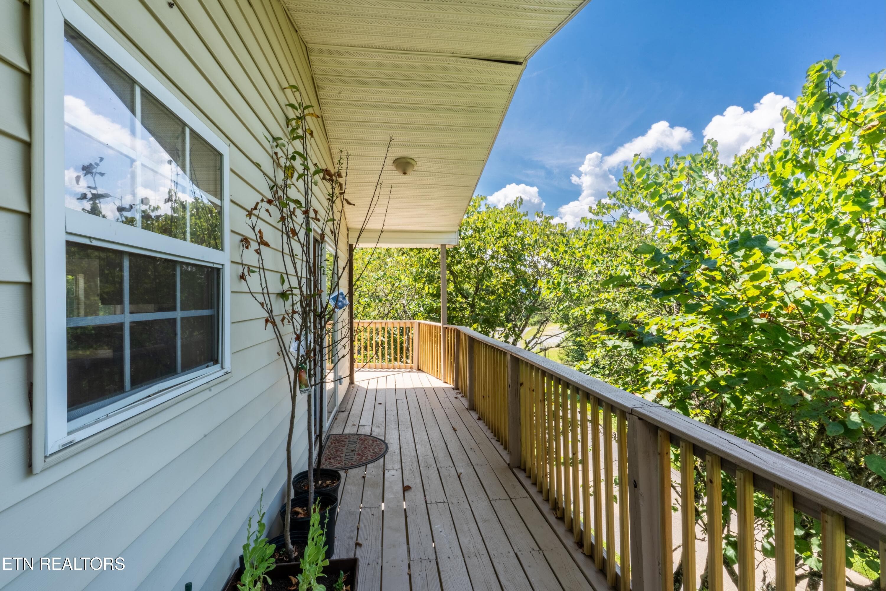 Upper Level Deck - 1225 Paradise Lane, Dandridge, TN 37725