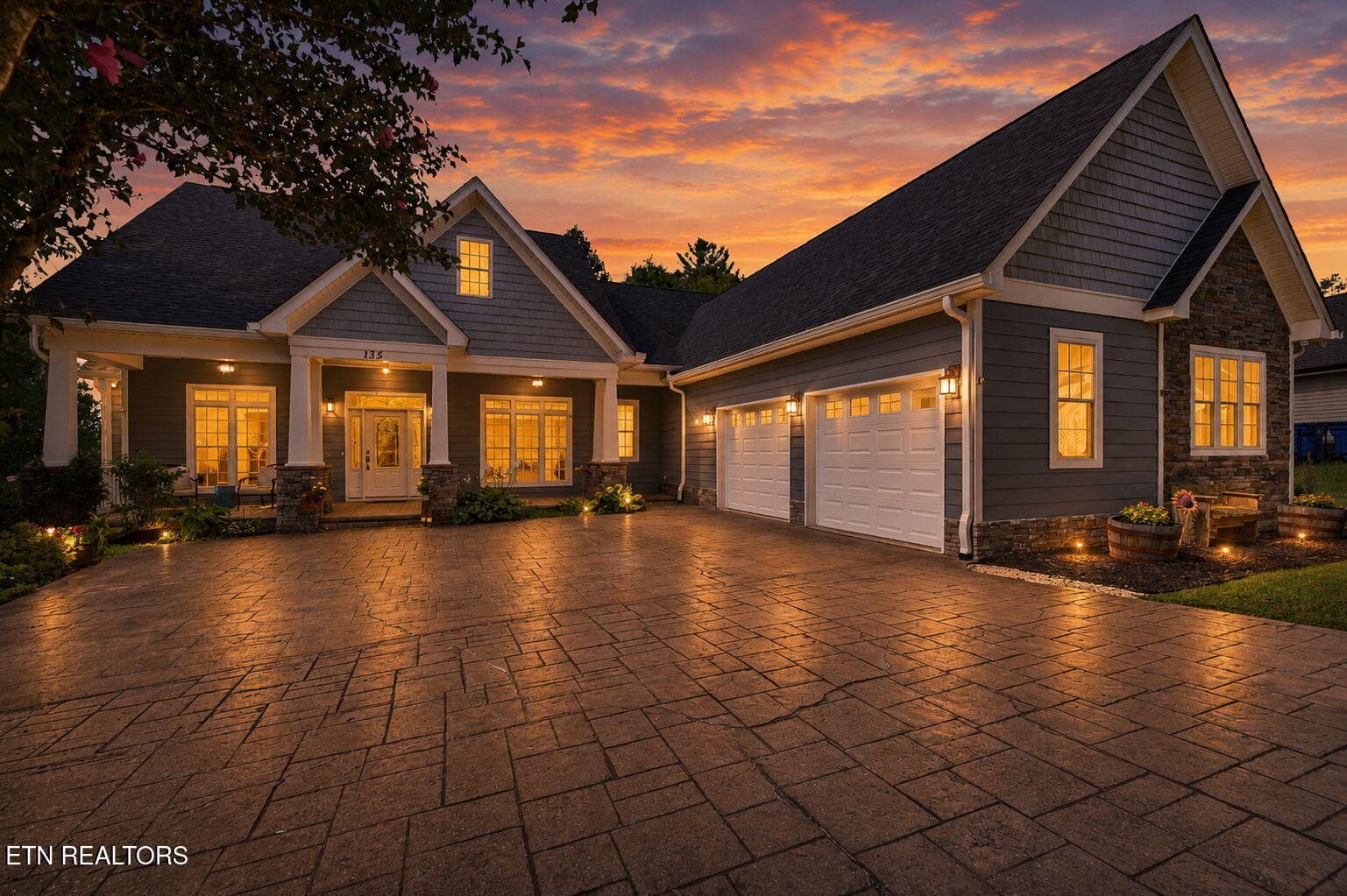 2-web-or-mls-twilight - 135 W Northberry St, Oak Ridge, TN 37830