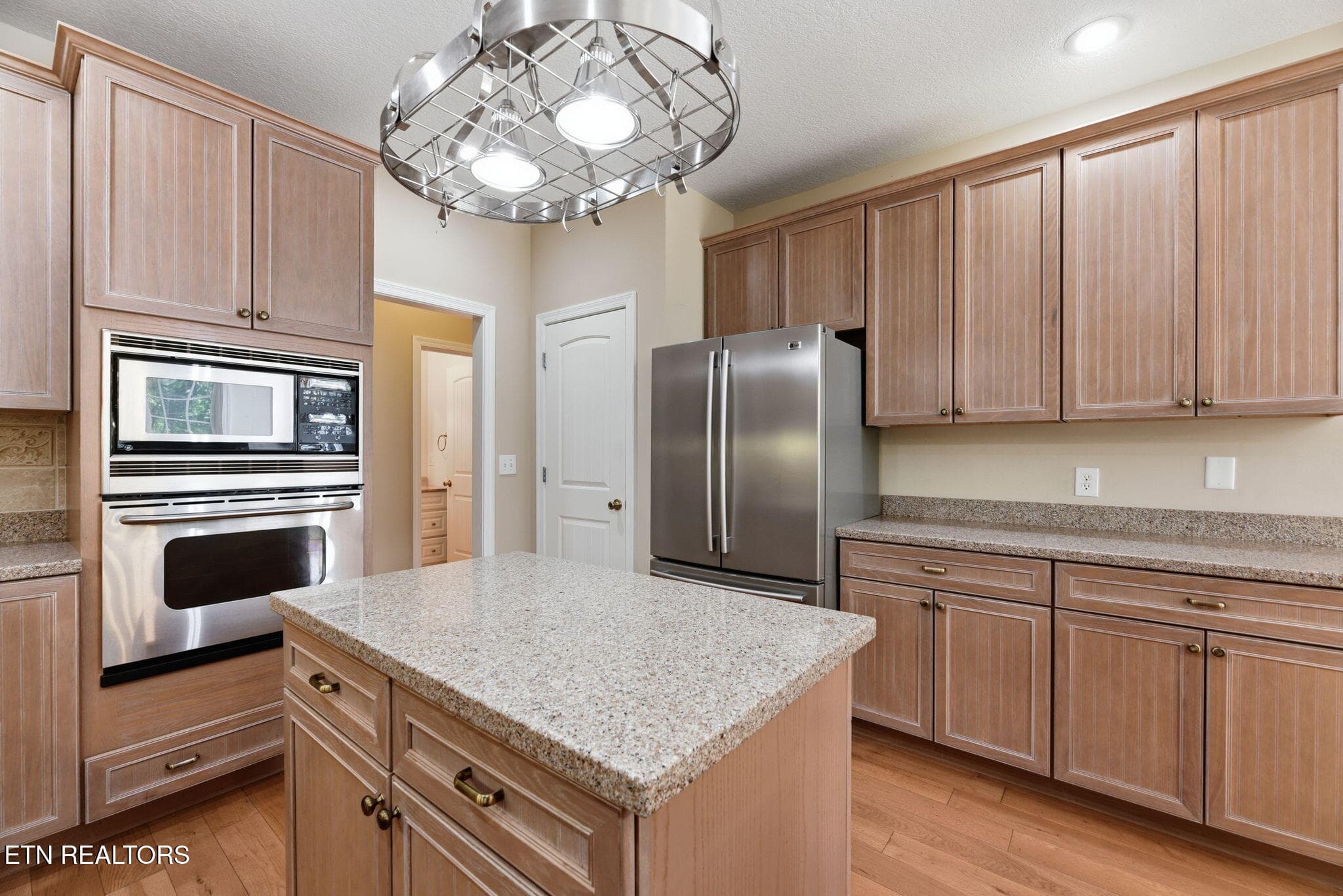 24-web-or-mls-DSC_8359 - 135 W Northberry St, Oak Ridge, TN 37830