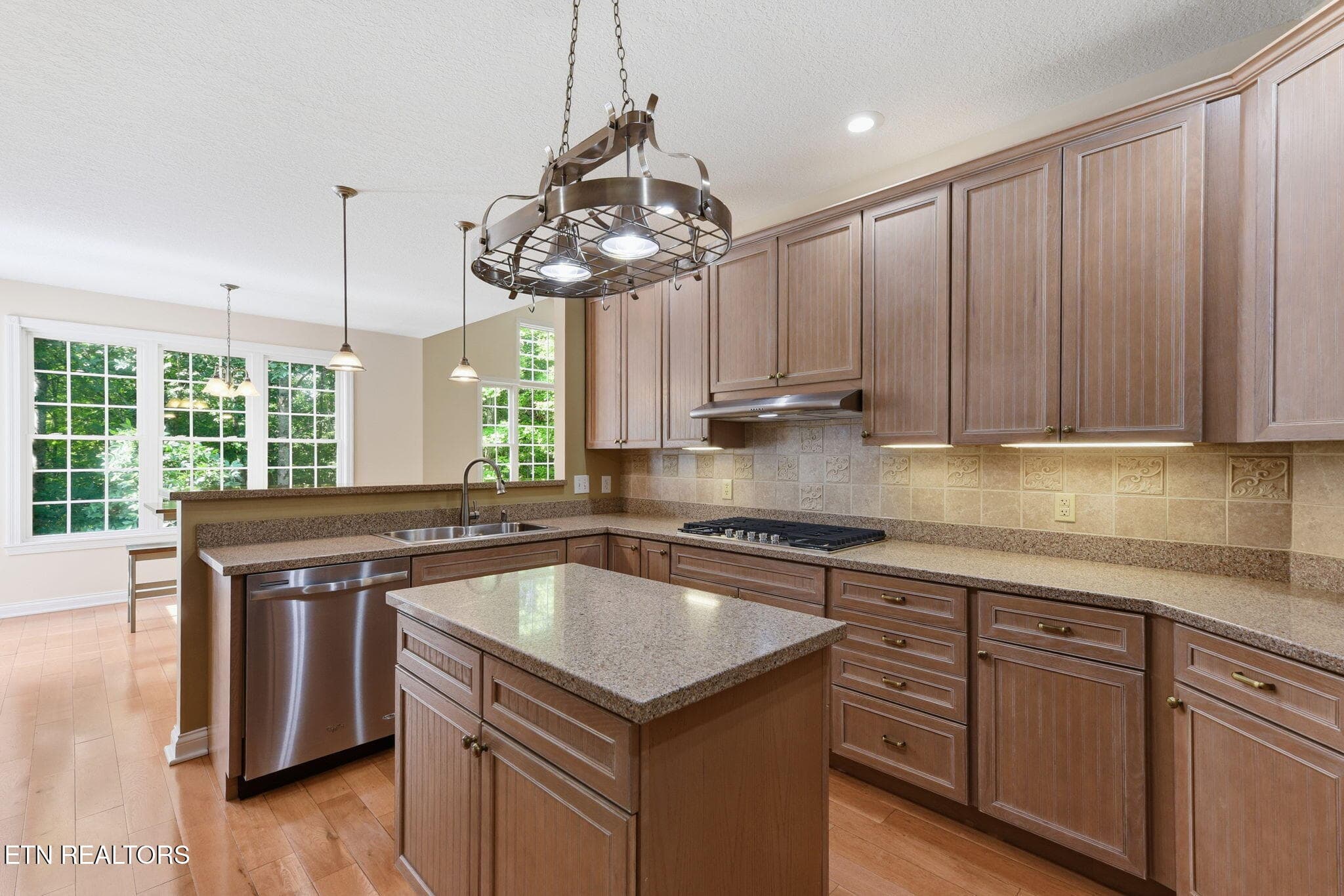 26-web-or-mls-DSC_8365 - 135 W Northberry St, Oak Ridge, TN 37830