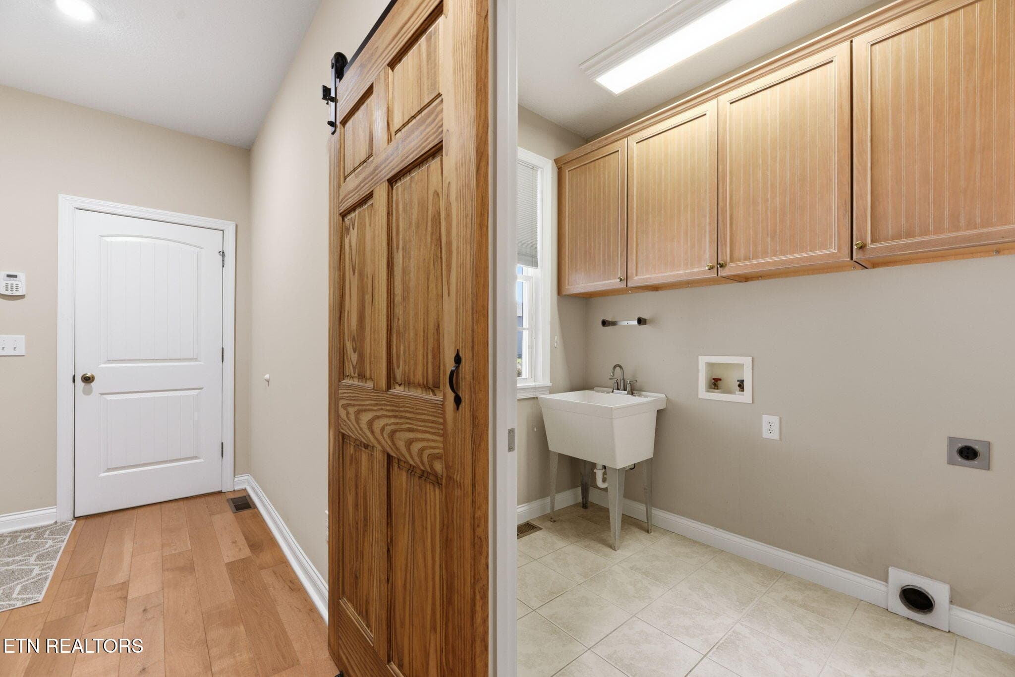 30-web-or-mls-DSC_8371 - 135 W Northberry St, Oak Ridge, TN 37830
