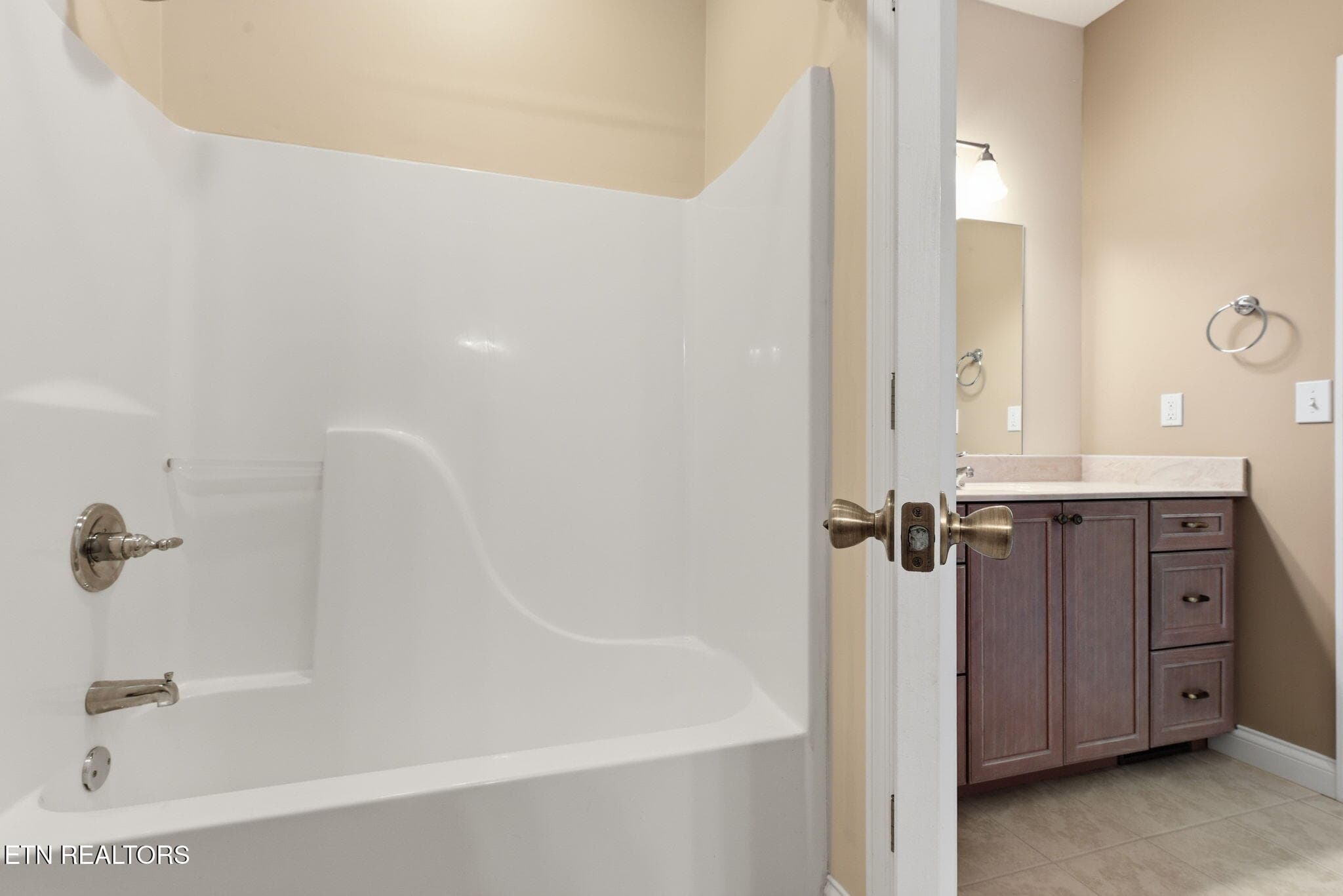 35-web-or-mls-DSC_8386 - 135 W Northberry St, Oak Ridge, TN 37830