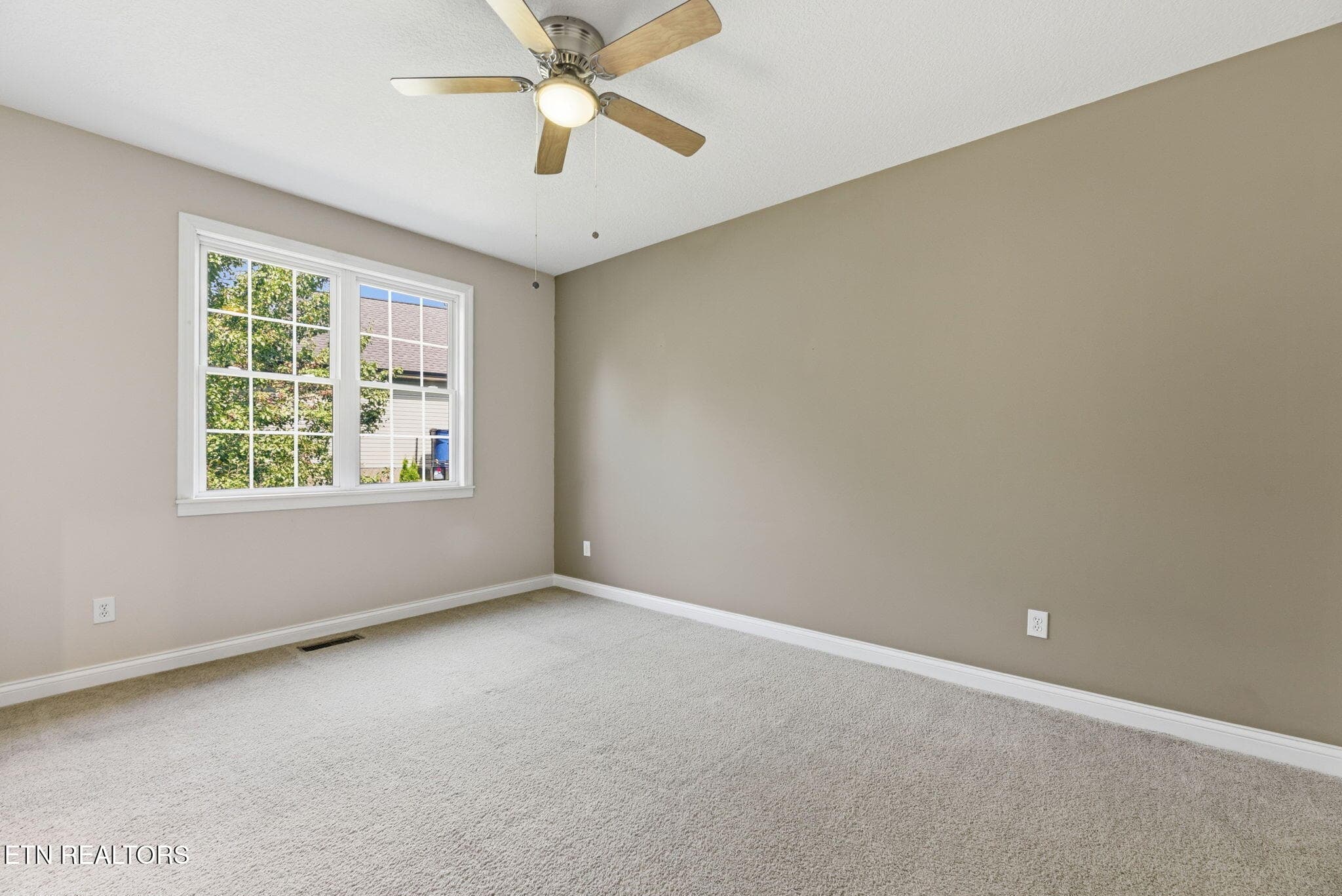 38-web-or-mls-DSC_8401 - 135 W Northberry St, Oak Ridge, TN 37830