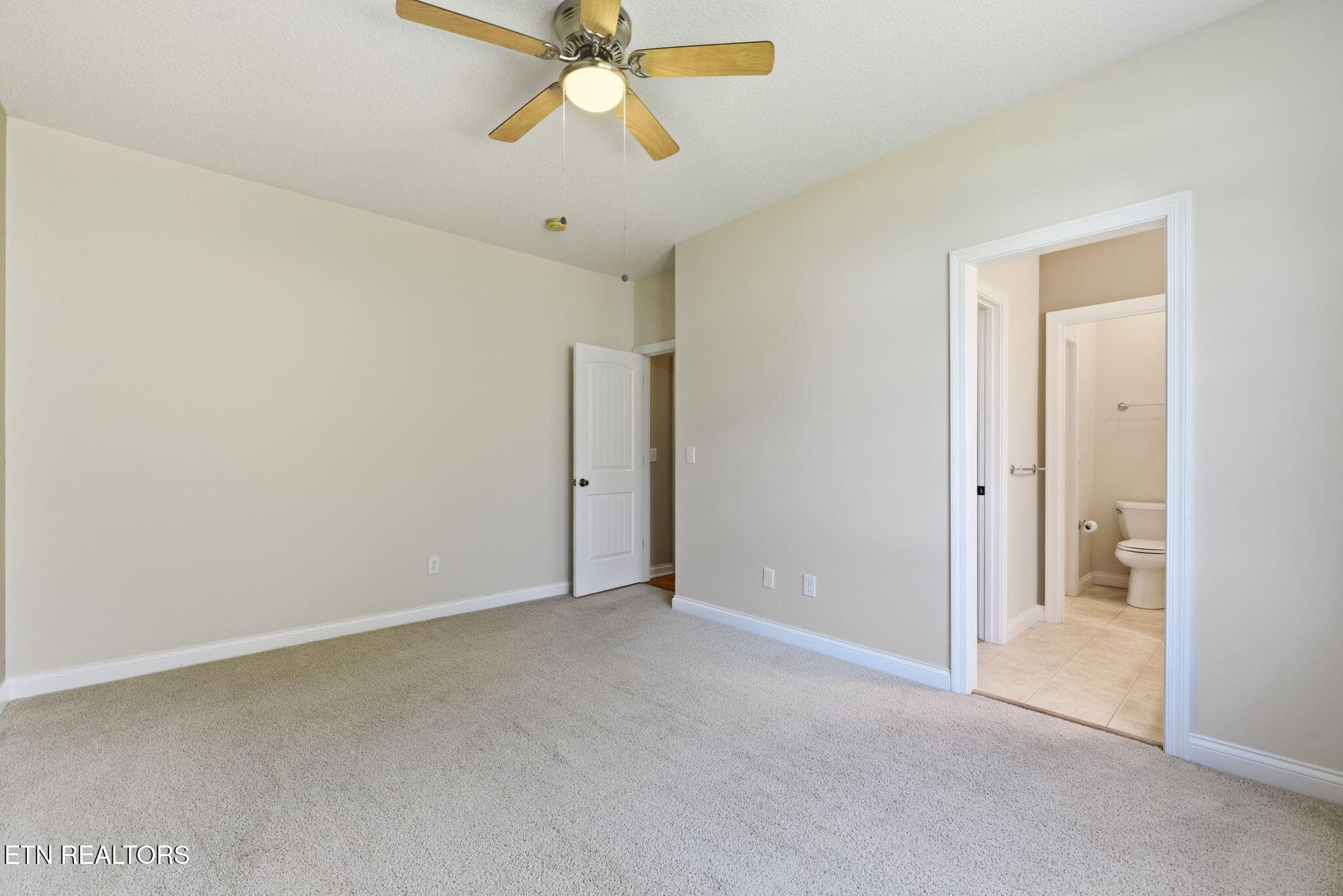 39-web-or-mls-DSC_8404 - 135 W Northberry St, Oak Ridge, TN 37830
