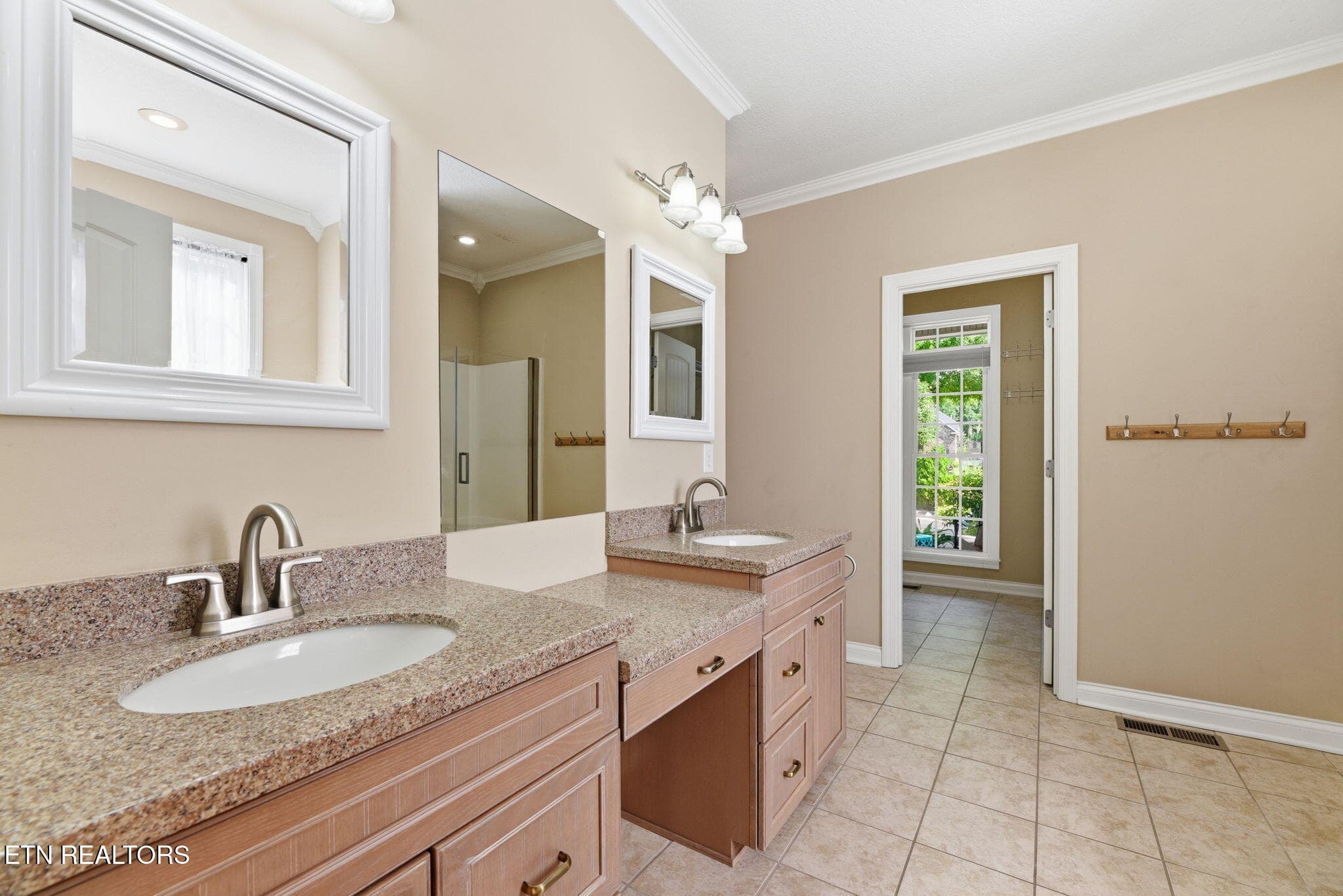 42-web-or-mls-DSC_8413 - 135 W Northberry St, Oak Ridge, TN 37830