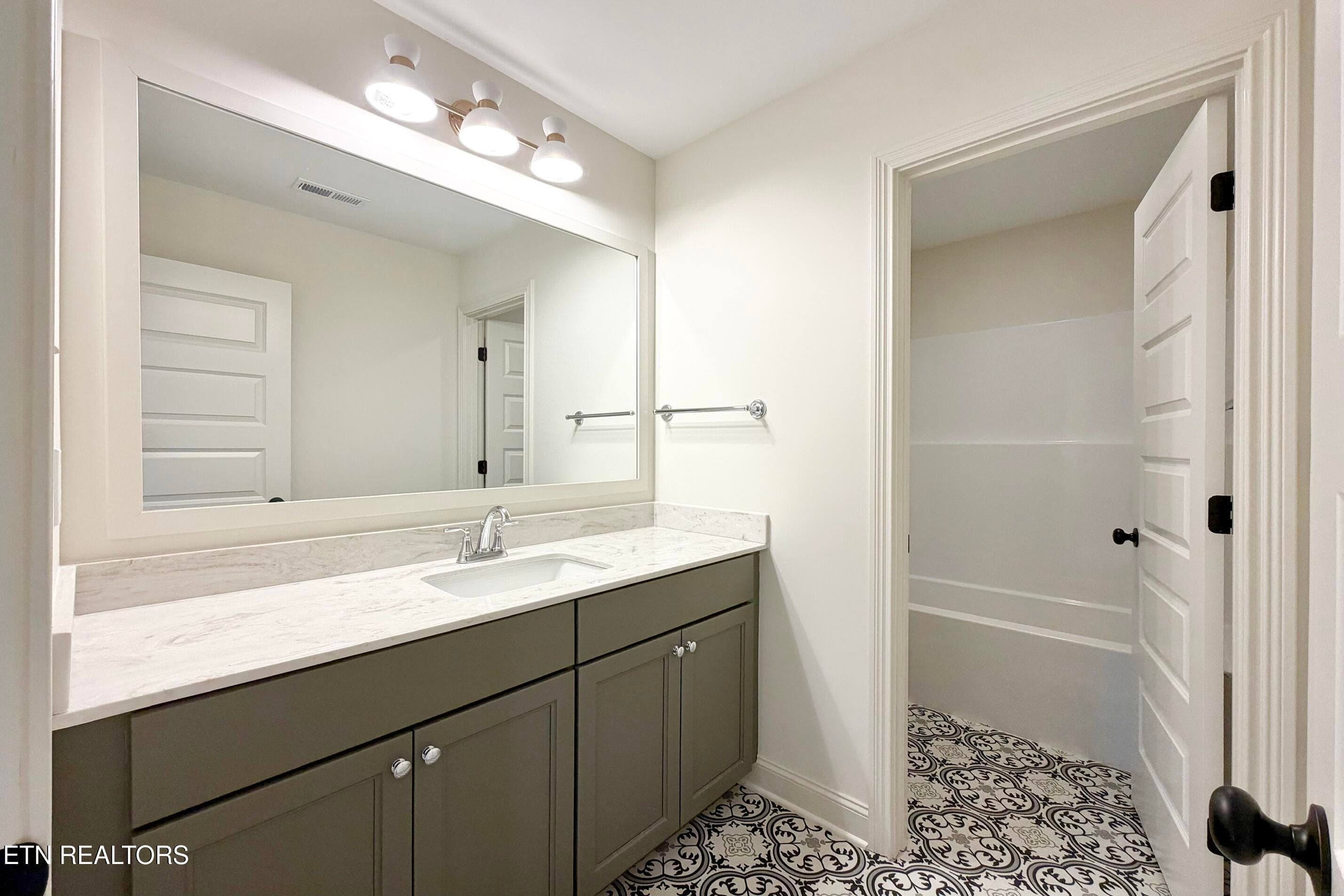 image2 3 - 8915 Queensdale Lane, Knoxville, TN 37924, Knoxville