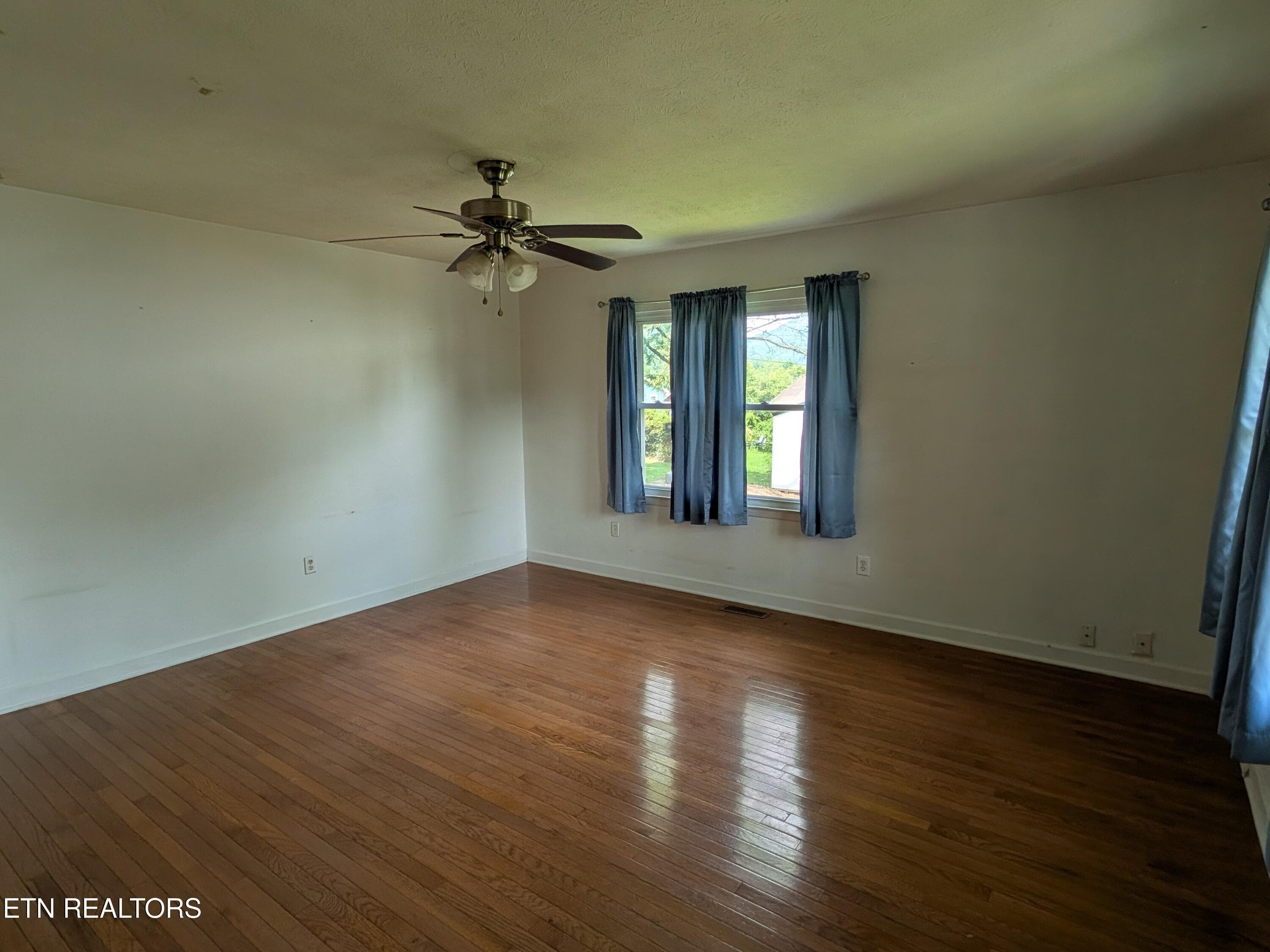 PXL_20260729_181947705 - 712 W Walden St, LaFollette, TN 37766, LaFollette