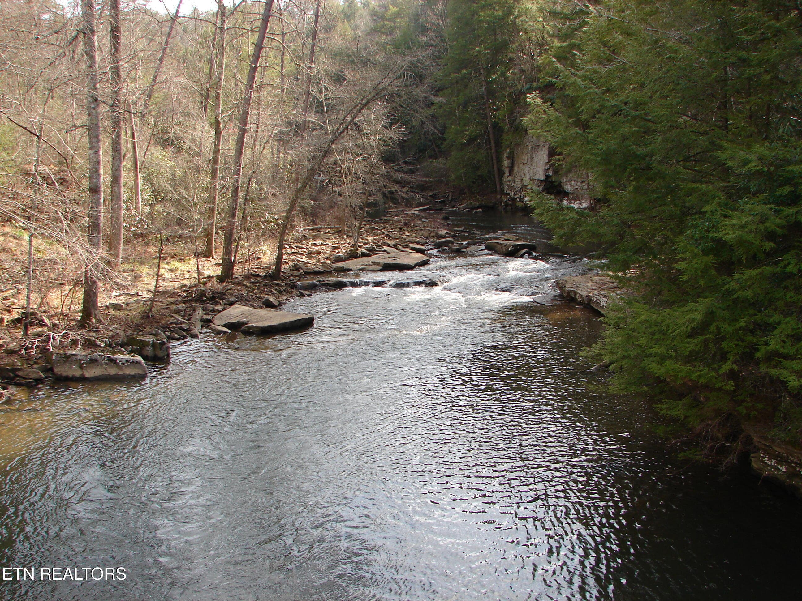 TENNESSEE WATERFALLLS & HIKING TRAILS - 14 Ridge Crest Circle, Fairfield Glade, TN 38558