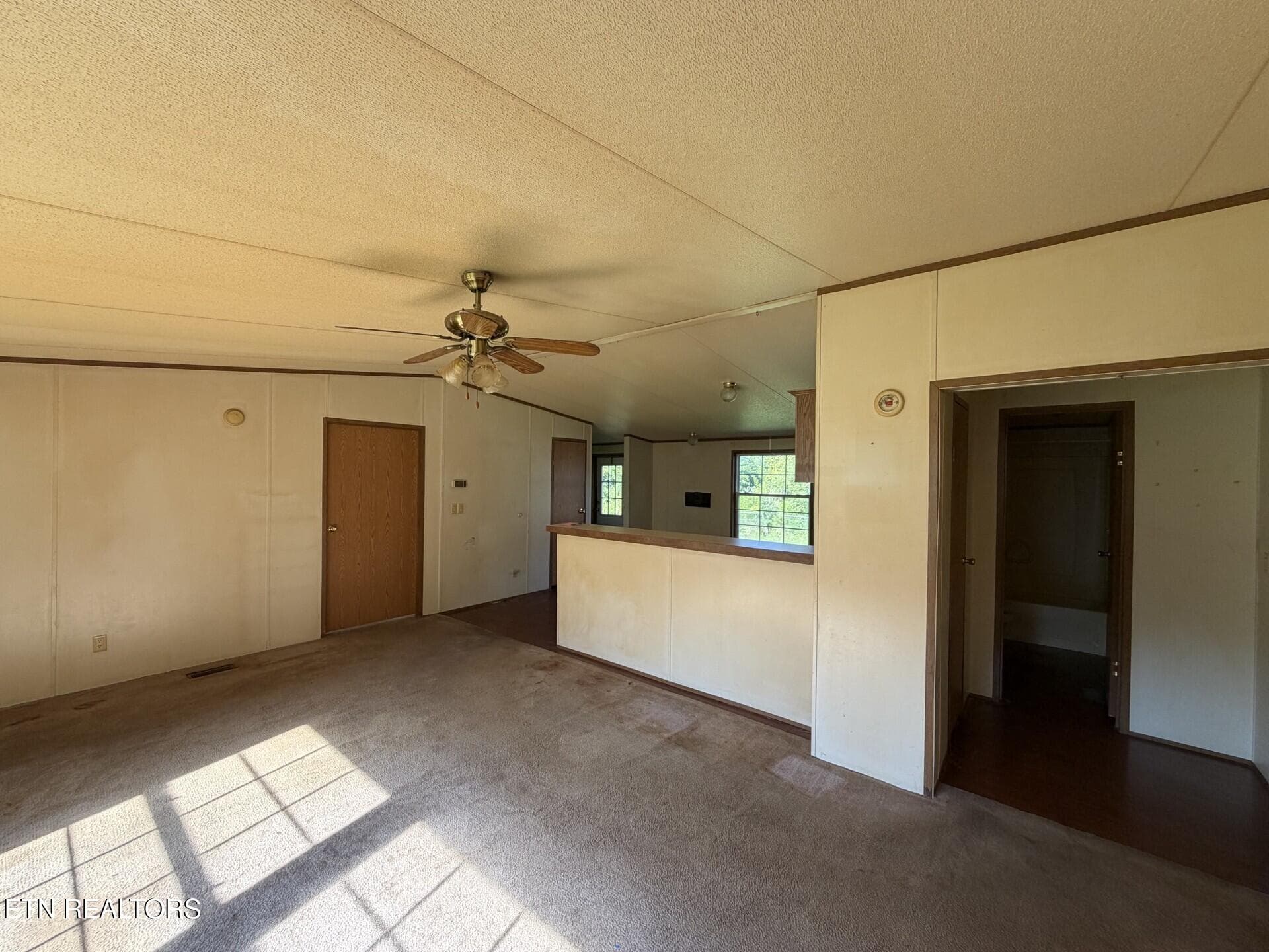 11033 Hwy 68 living room3 - 11033 Highway 68, Grandview, TN 37337