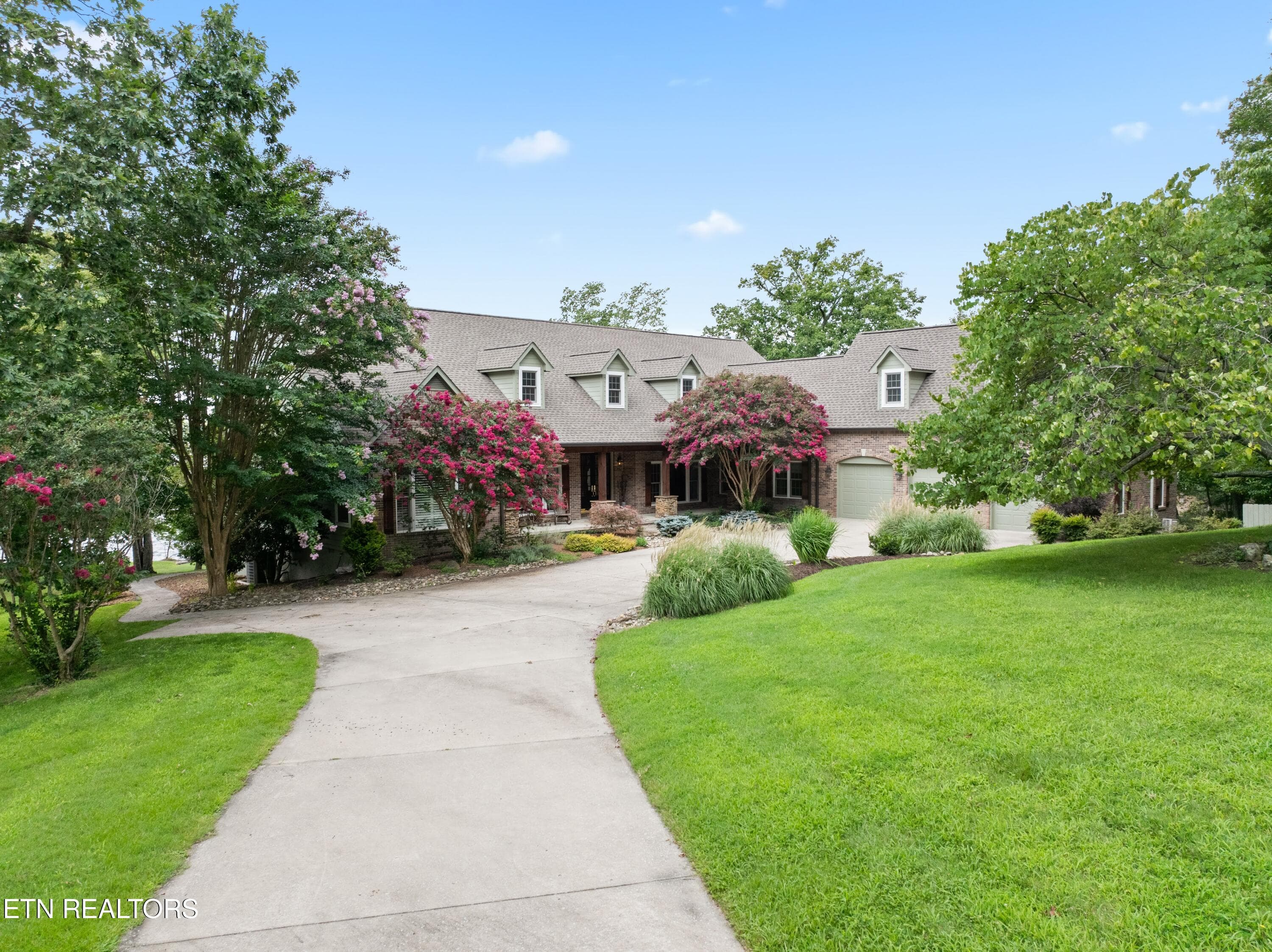 Come Down the Driveway - 16 Milnor Circle, Crossville, TN 38558, Crossville