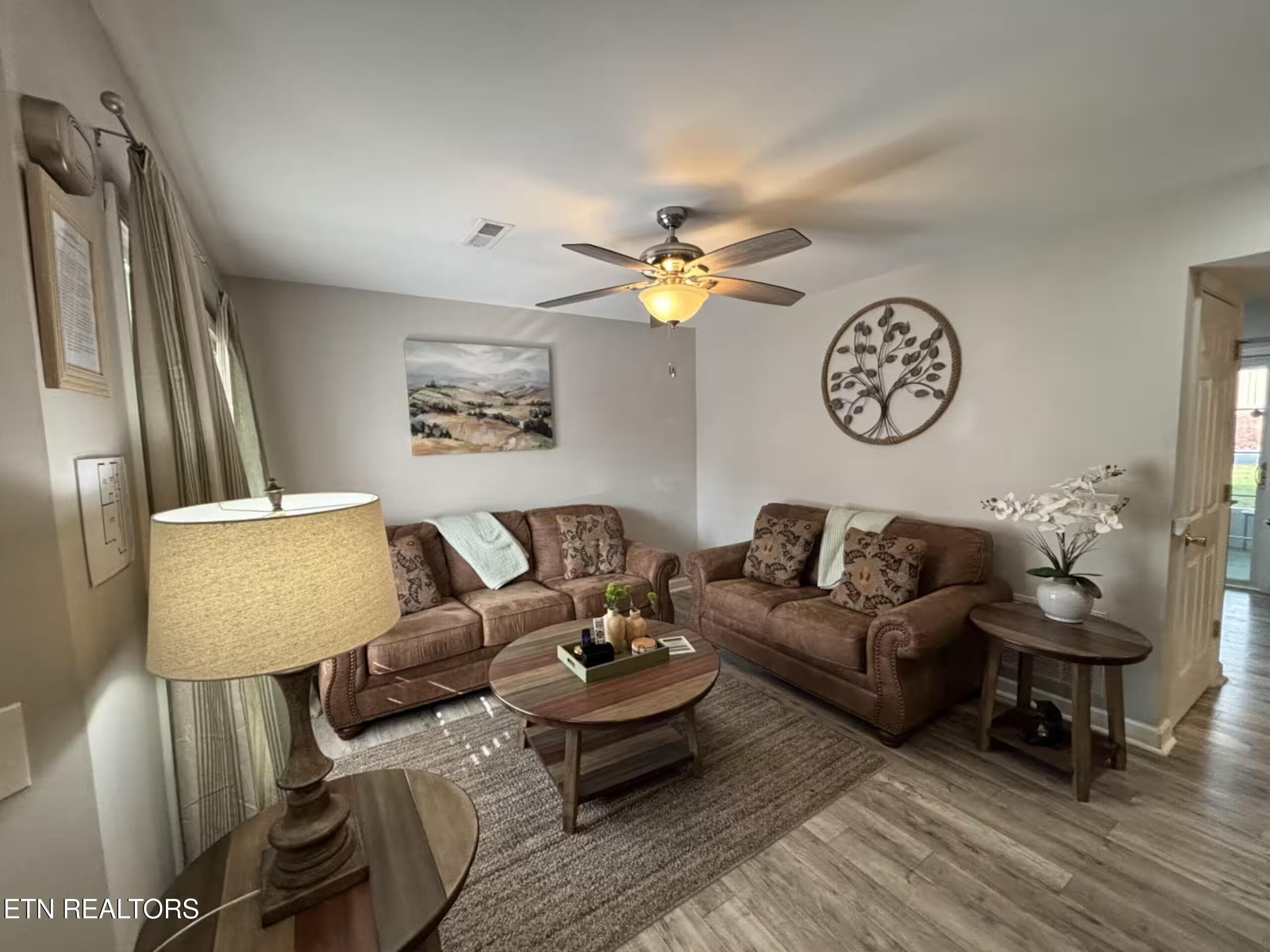 Image 1 - 537 Orchard Valley Way UNIT 352, Pigeon Forge, TN 37862