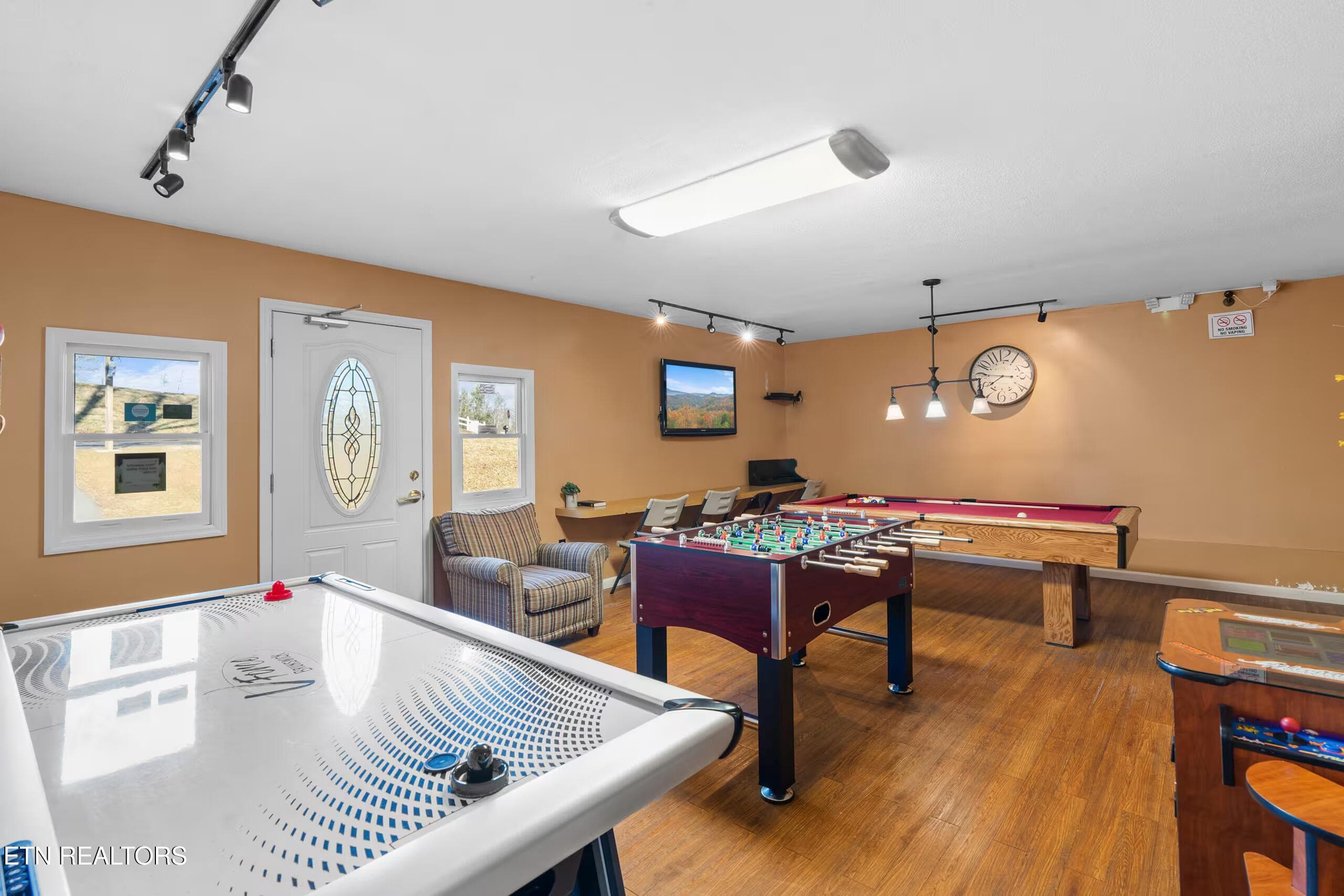 Image 4 - 537 Orchard Valley Way UNIT 352, Pigeon Forge, TN 37862