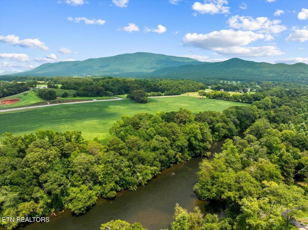 18 - 151 River Bend, Ocoee, TN 37361