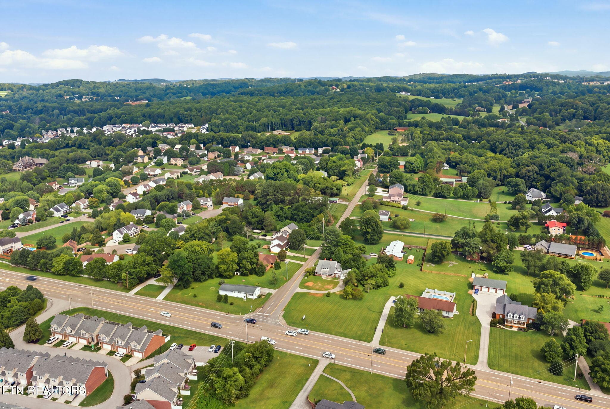 7402 Pelleaux Rd, Knoxville, TN 37938