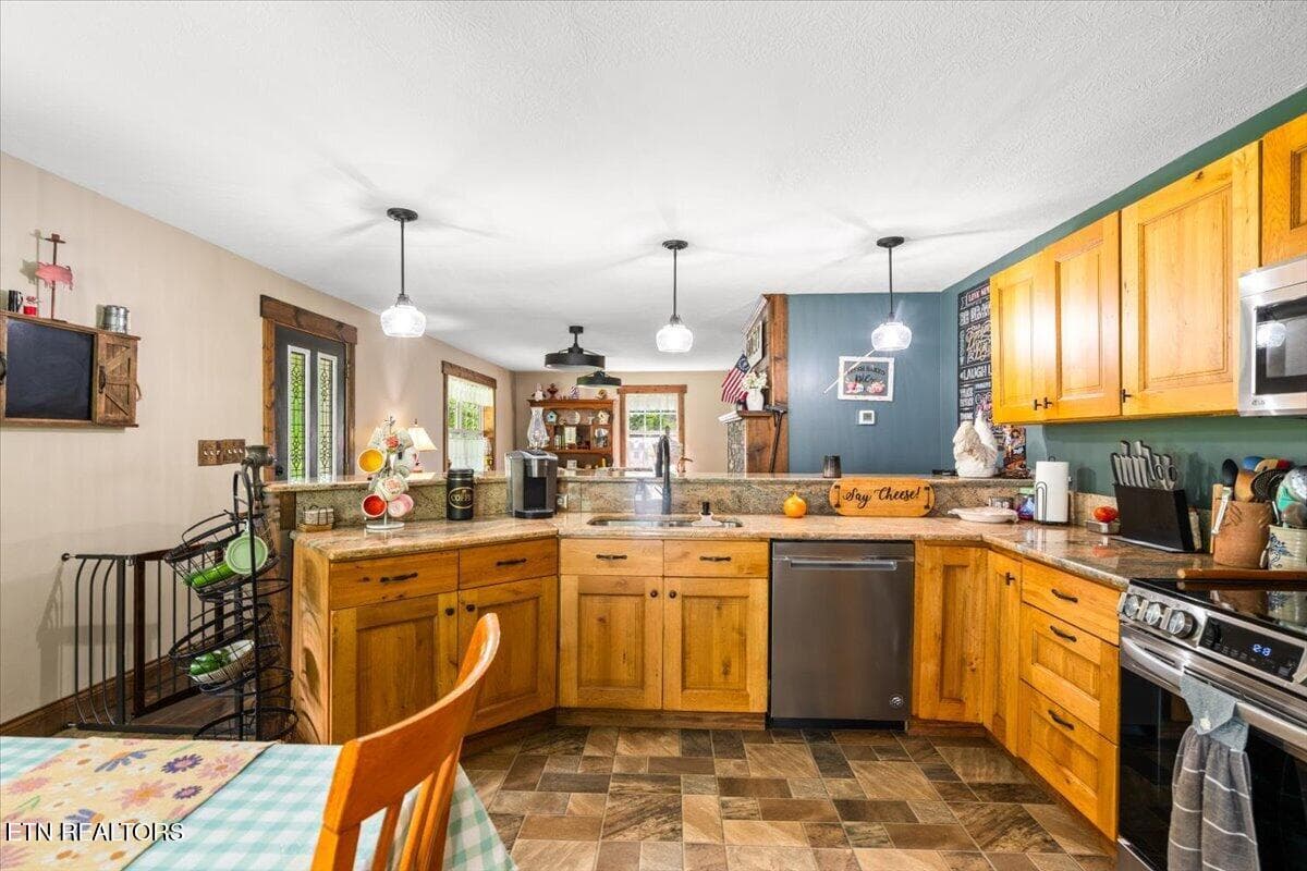 14-1100 Mill Branch Rd - 1100 Mill Branch Rd, Huntsville, TN 37756