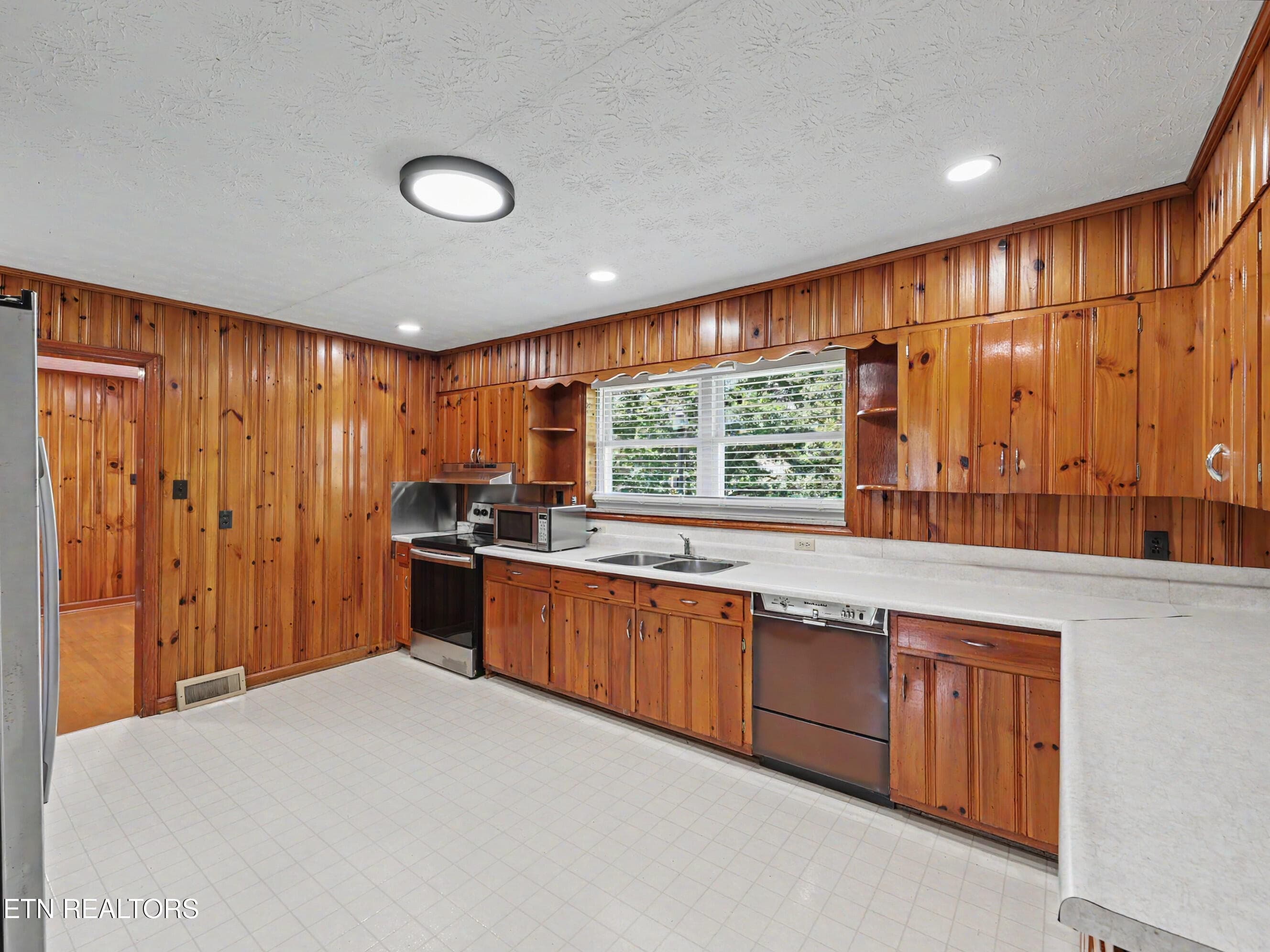 Kitchen - 717 Old Glory Rd, Maryville, TN 37801