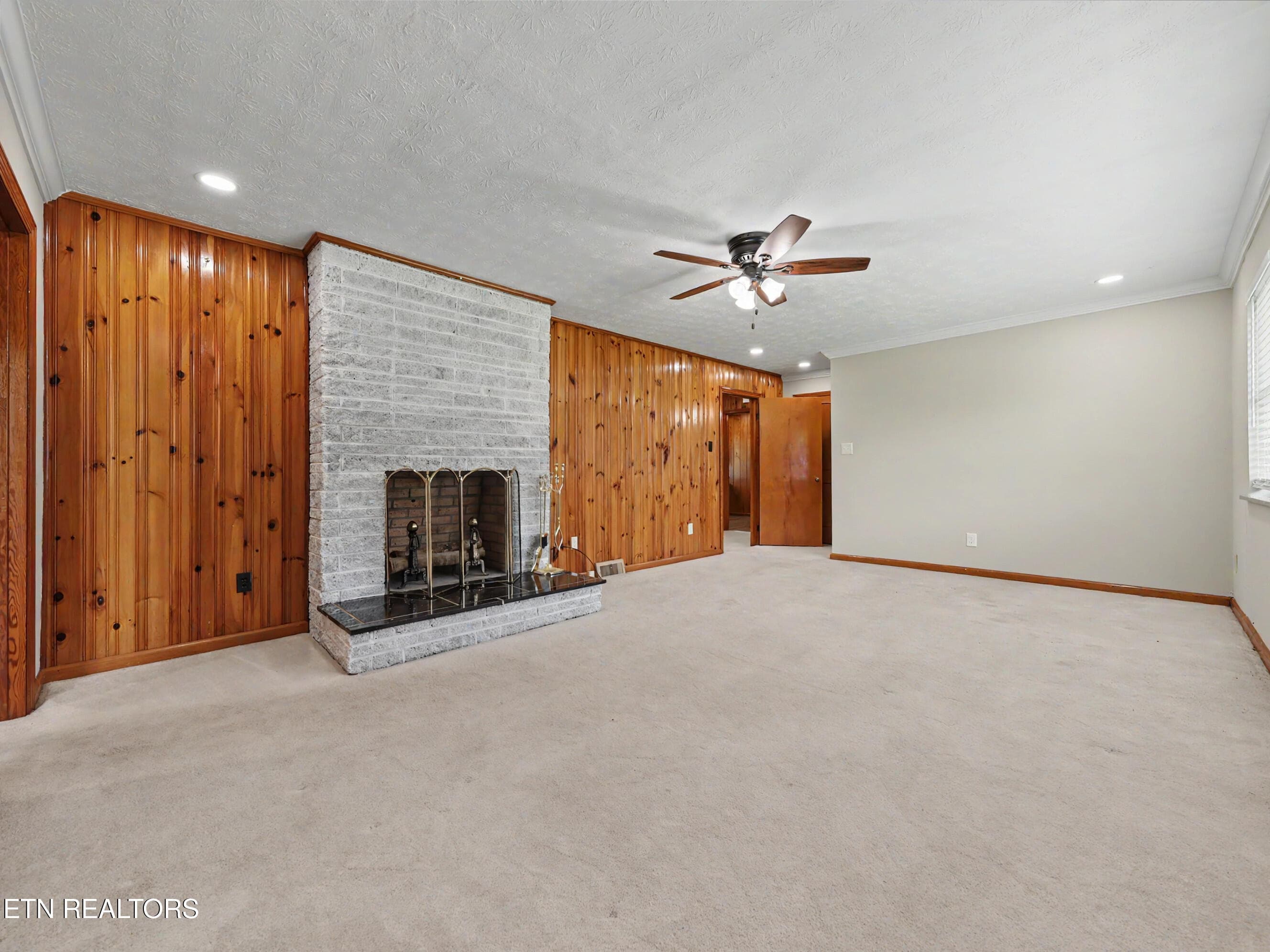 Family room - 717 Old Glory Rd, Maryville, TN 37801