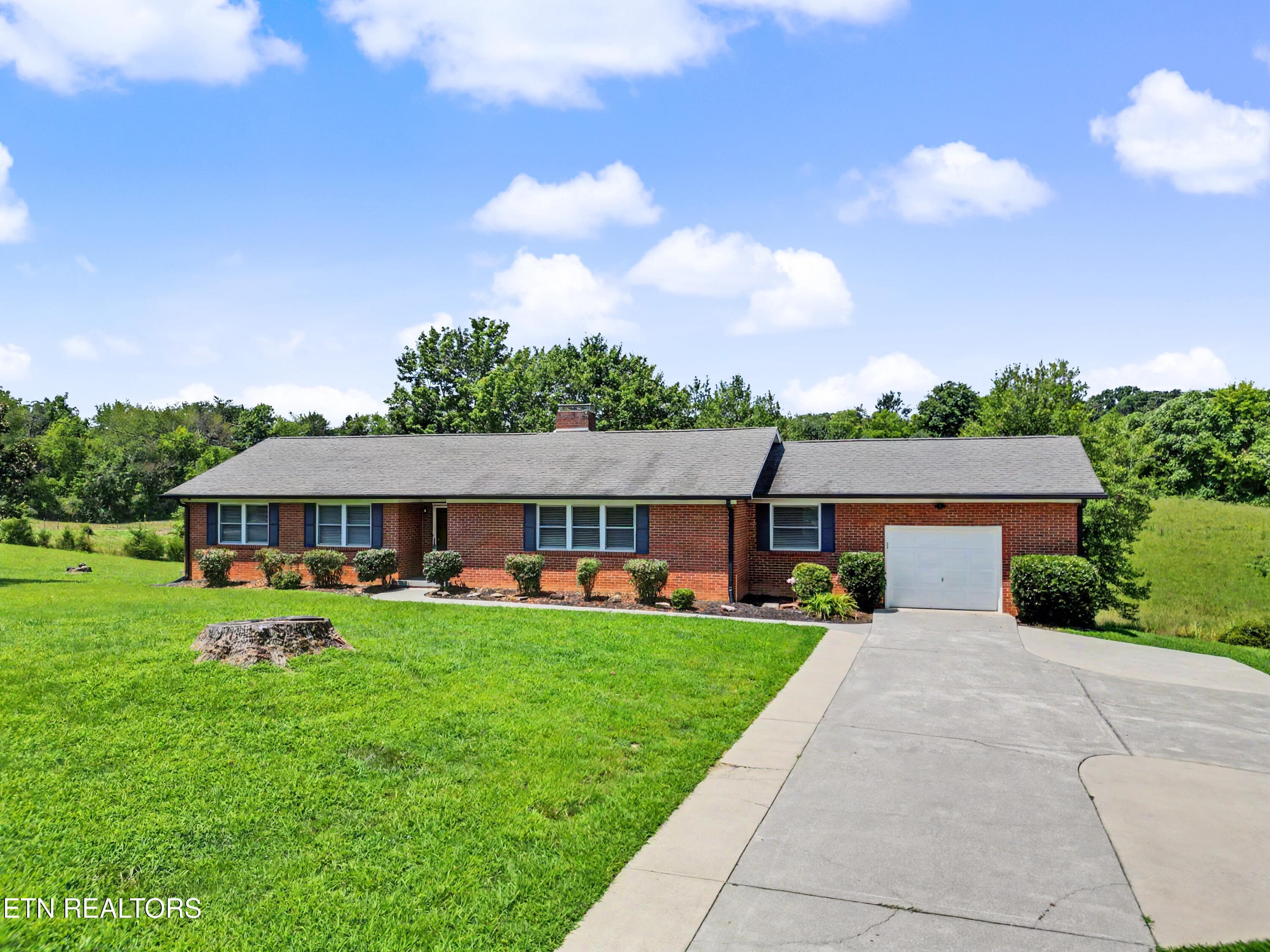 Welcome home! - 717 Old Glory Rd, Maryville, TN 37801