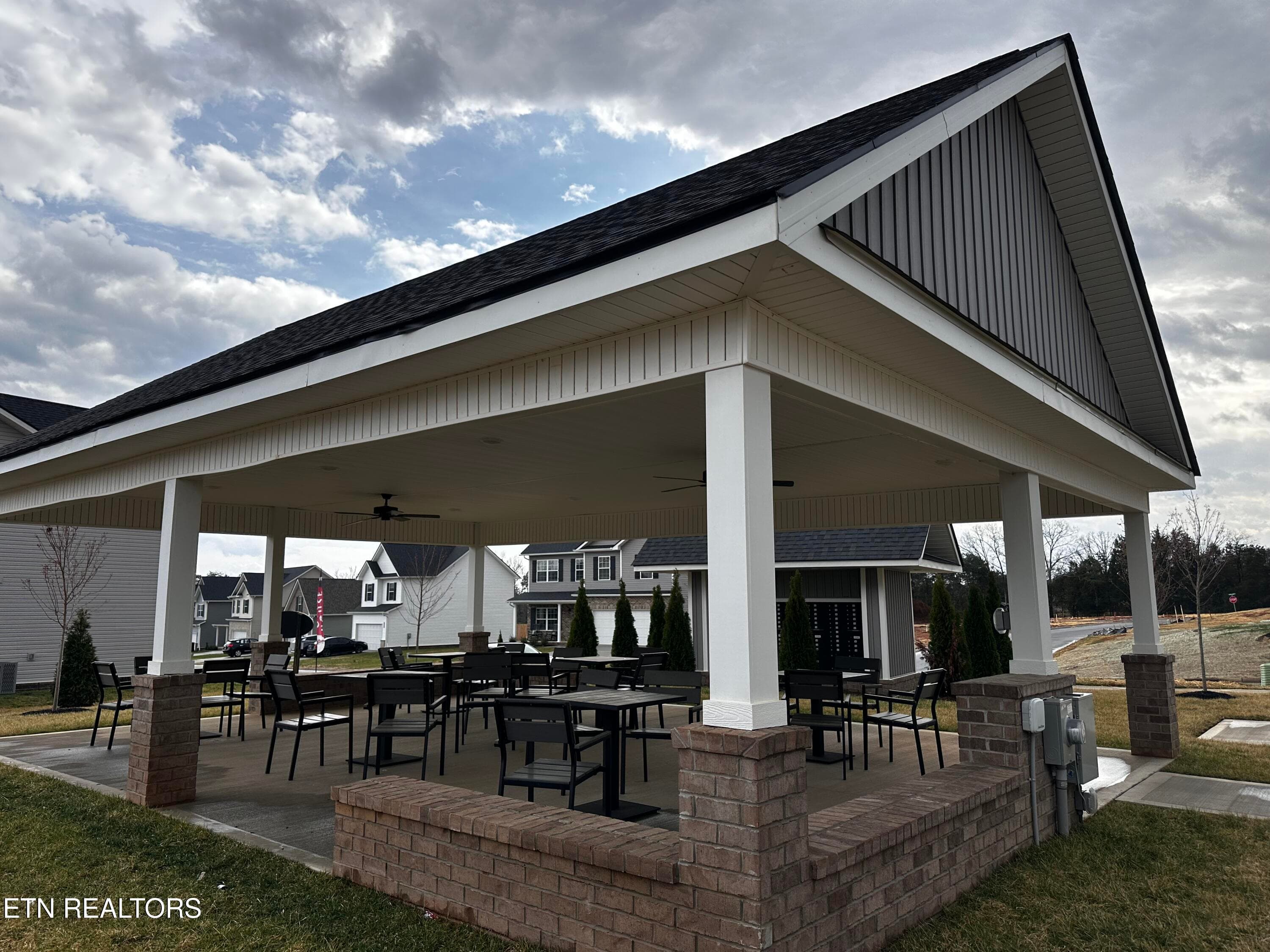 Honey Oaks Pavillion - 7834 Tree Line Lane, Corryton, TN 37721