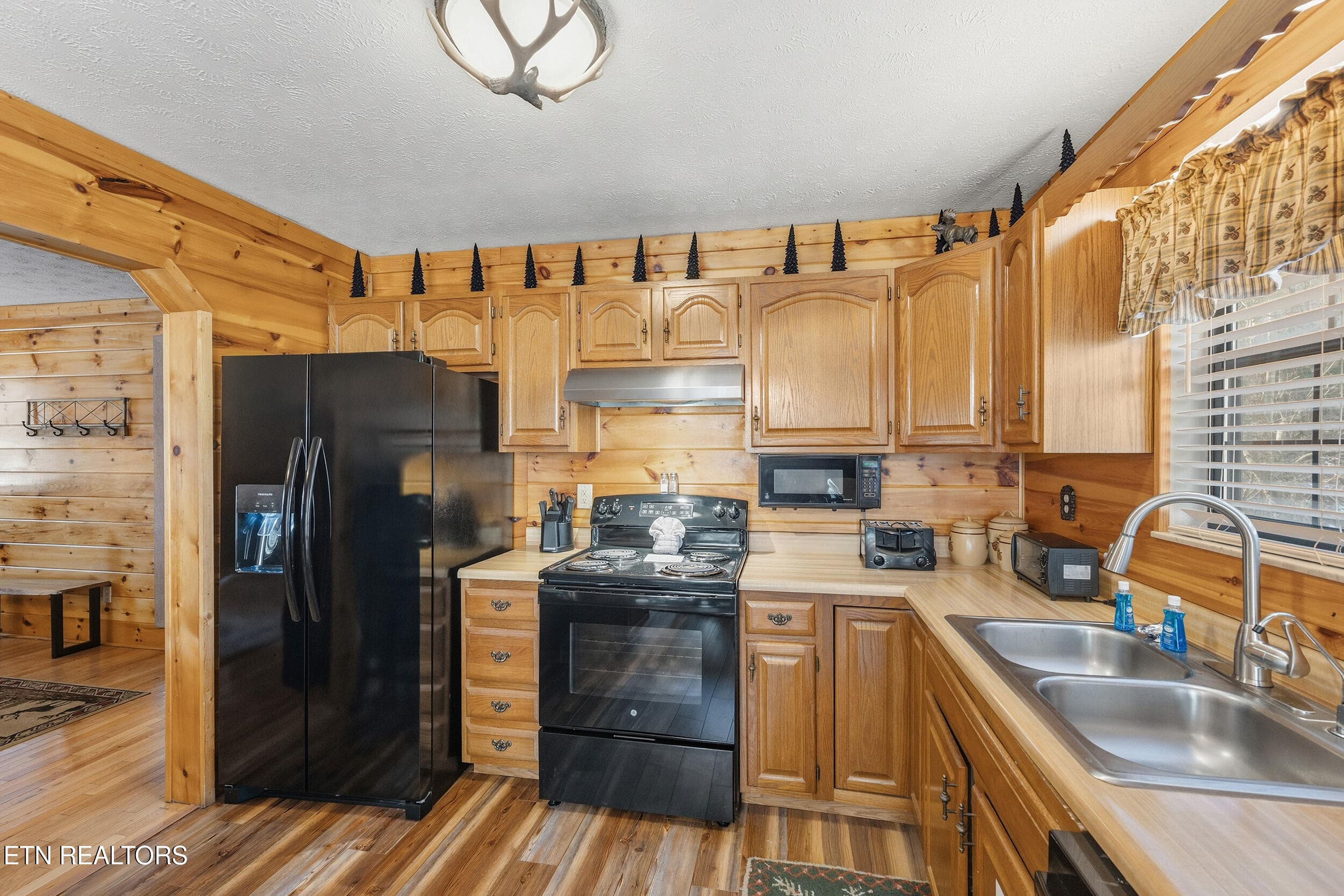 Kitchen - 1944 Anderson Way, Sevierville, TN 37876