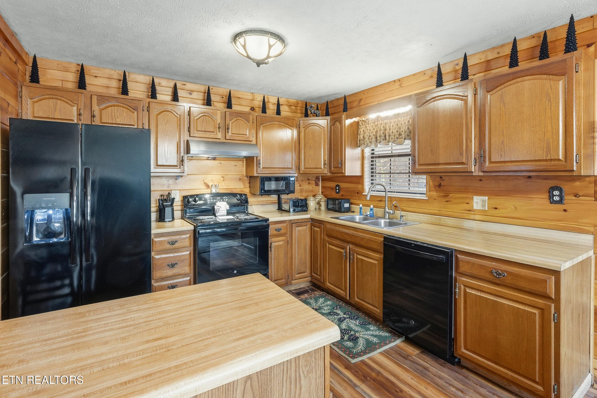 Kitchen - 1944 Anderson Way, Sevierville, TN 37876
