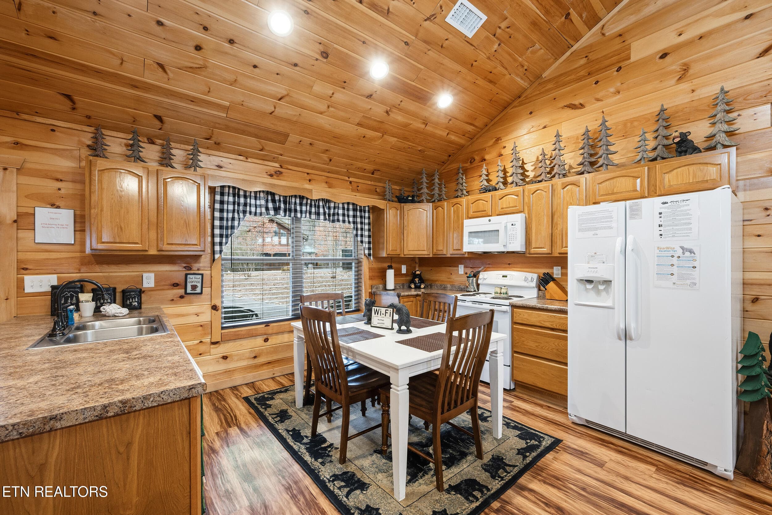 Kitchen - 2756 Murray Ridge Rd, Sevierville, TN 37876