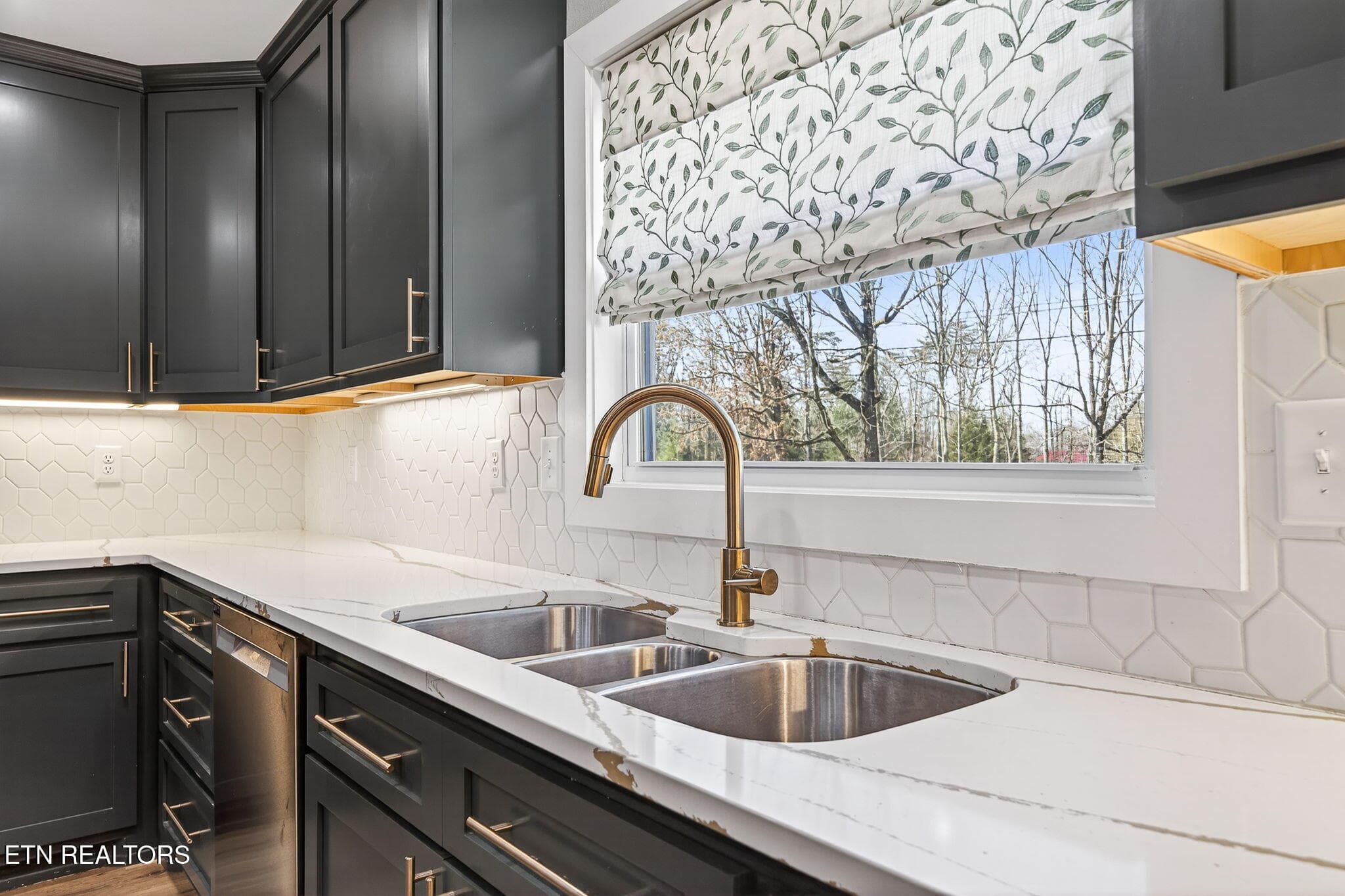 Kitchen - 2490 Chestnut Hill Rd, Crossville, TN 38571