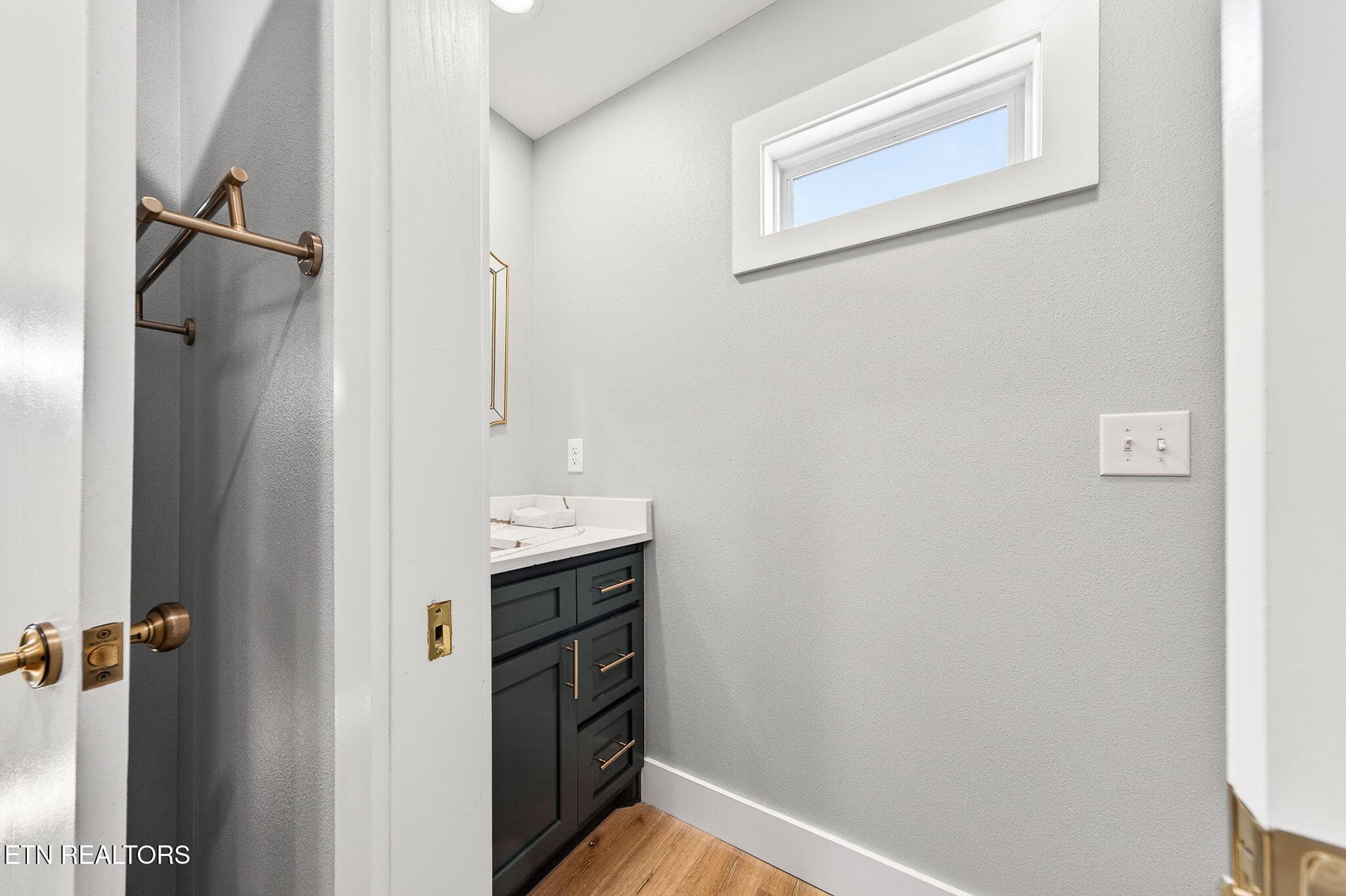 Half Bath - 2490 Chestnut Hill Rd, Crossville, TN 38571