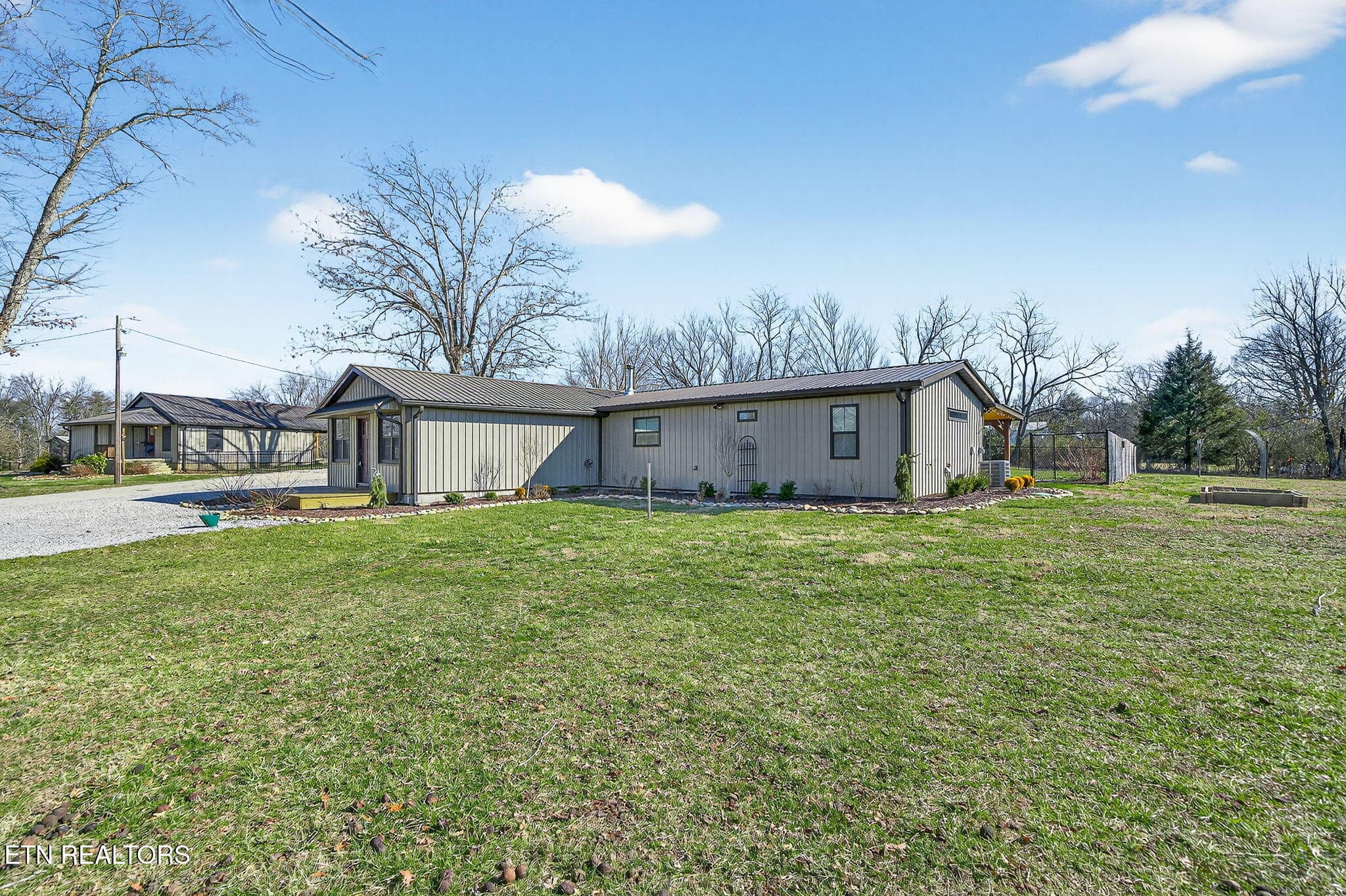 Side View - 2490 Chestnut Hill Rd, Crossville, TN 38571