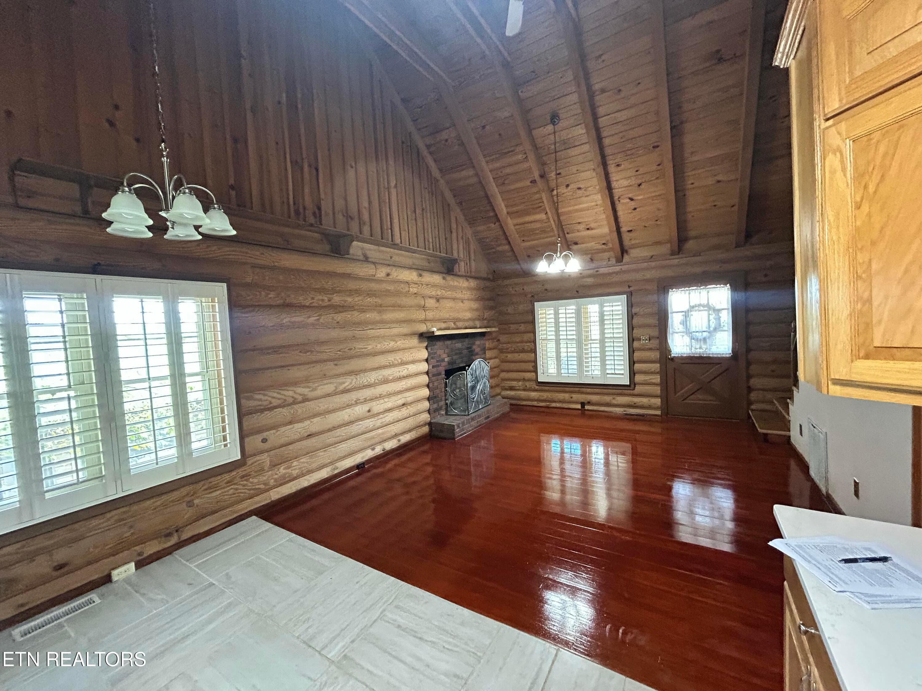 Living room - 466 Greene Lane, LaFollette, TN 37766