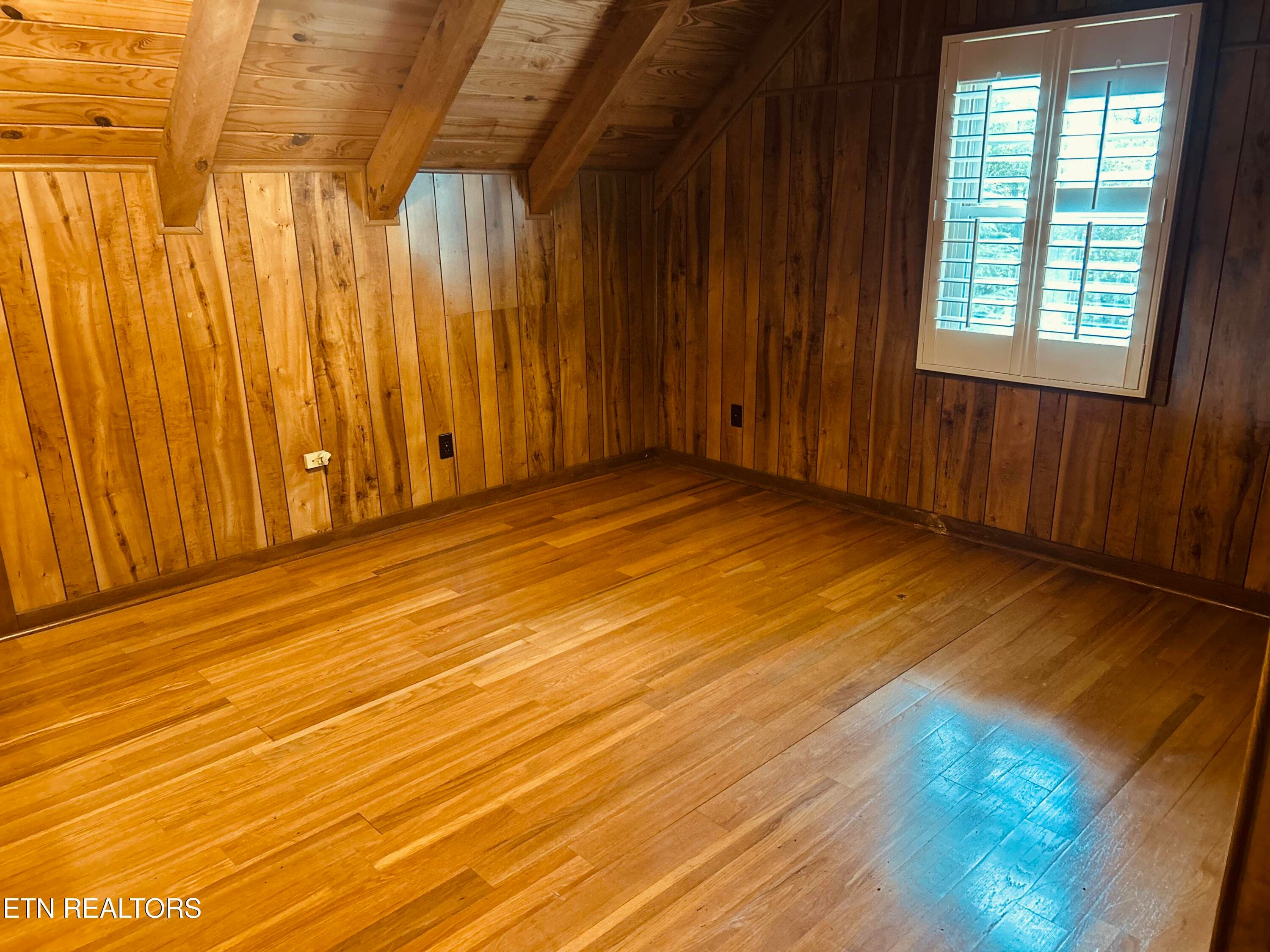 Upstairs bdrm 2 - 466 Greene Lane, LaFollette, TN 37766